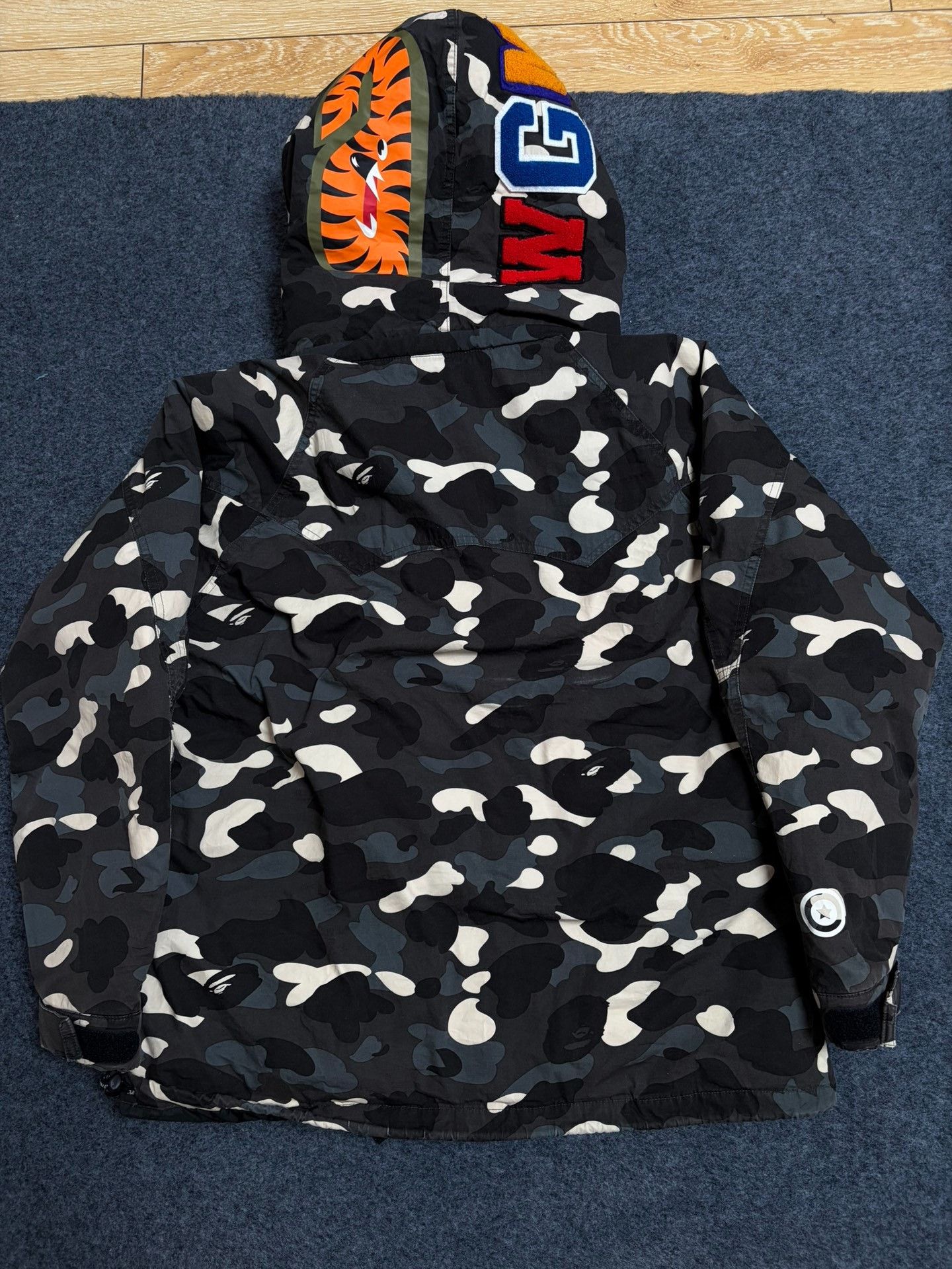 Bape Bape Multi Shark Designer Casual Size US XL / EU 56 / 4 - 2 Thumbnail