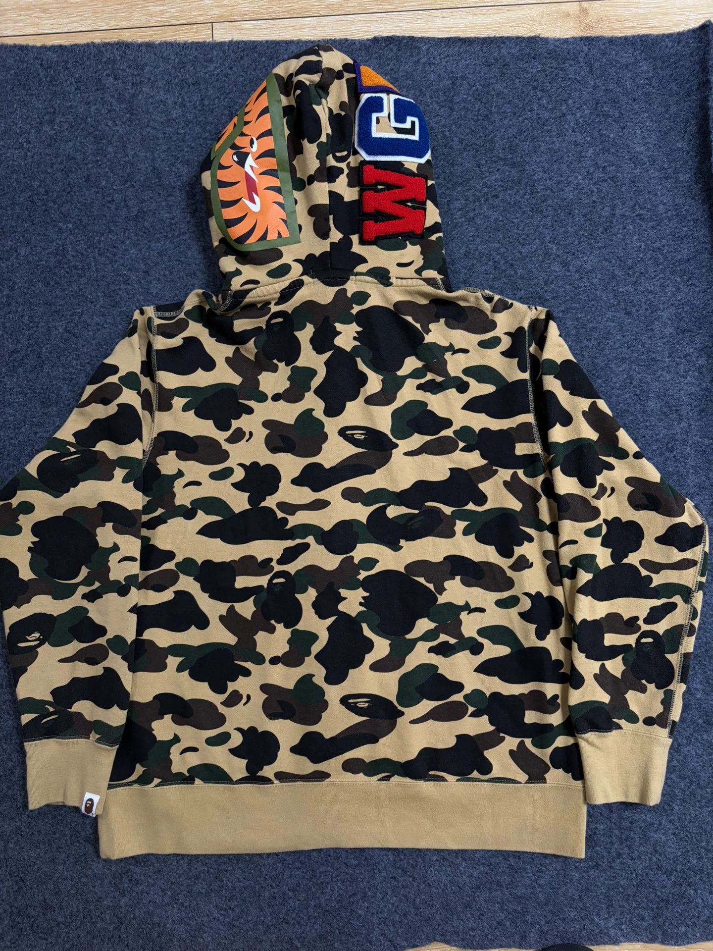 Bape Bape X Multi Shark Sweatshirt Pullover Size US XXL / EU 58 / 5 - 2 Thumbnail