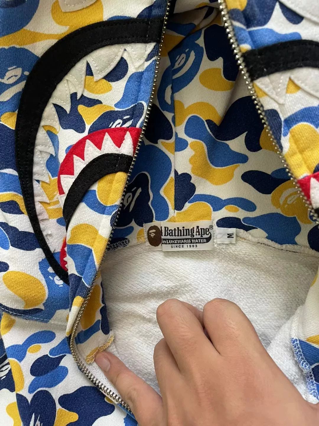 Bape Bape Multi Shark Sweatshirt Pullover Size US M / EU 48-50 / 2 - 8 Thumbnail