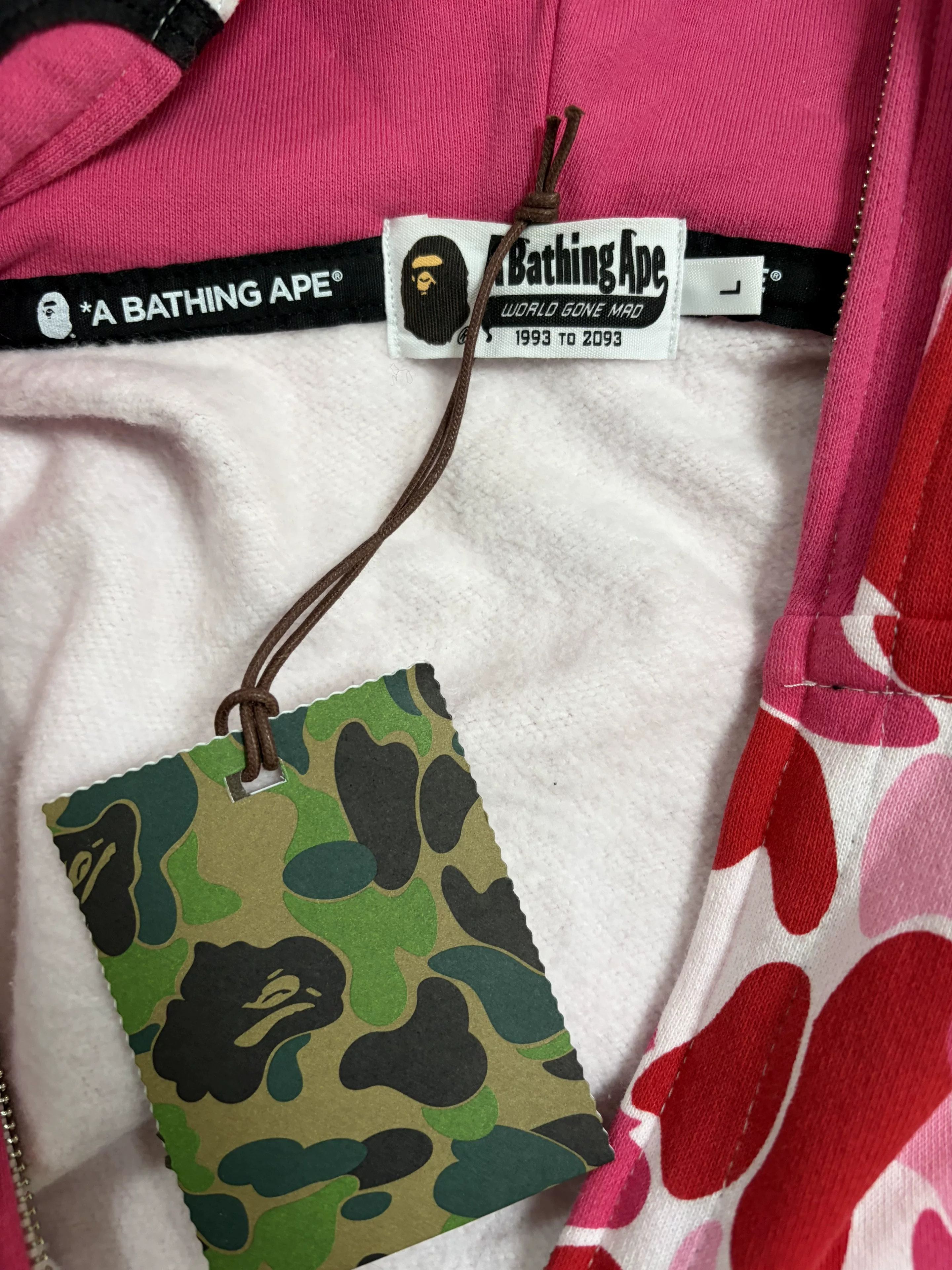Bape Bape Multi Shark Sweatshirt Pullover Size US L / EU 52-54 / 3 - 4 Thumbnail