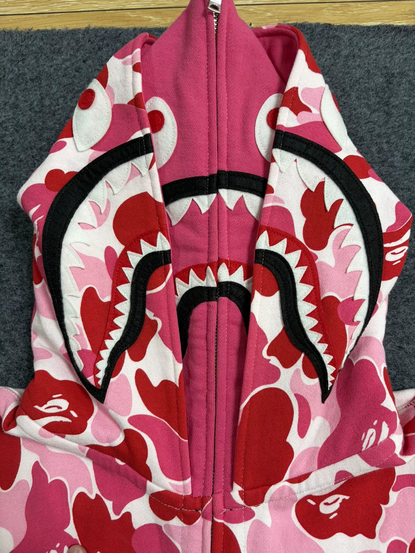 Bape Bape Multi Shark Sweatshirt Pullover Size US L / EU 52-54 / 3 - 3 Thumbnail