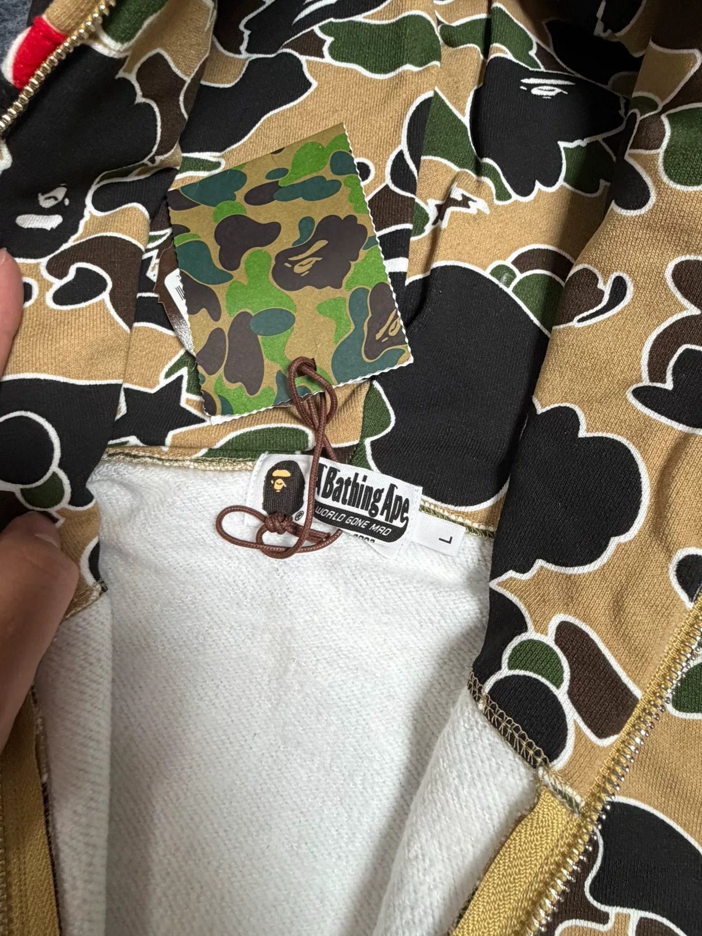 Bape Bape Ta Multi Shark Sweatshirt Size US L / EU 52-54 / 3 - 4 Thumbnail