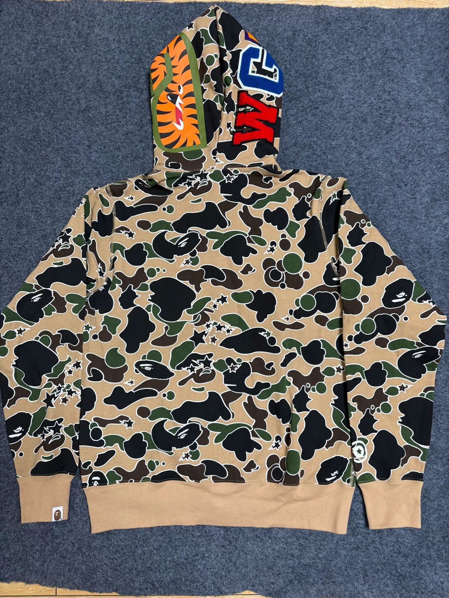 Bape Bape Ta Multi Shark Sweatshirt Size US L / EU 52-54 / 3 - 2 Thumbnail