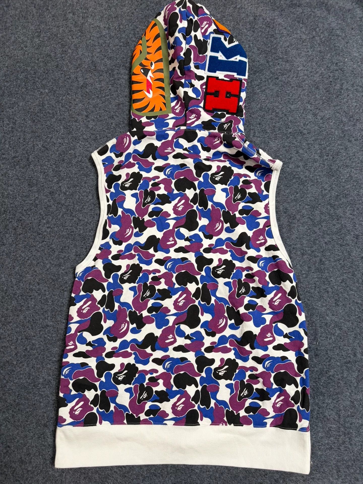 Bape Bape Multi Shark Sweatshirt Pullover Size US XL / EU 56 / 4 - 2 Thumbnail