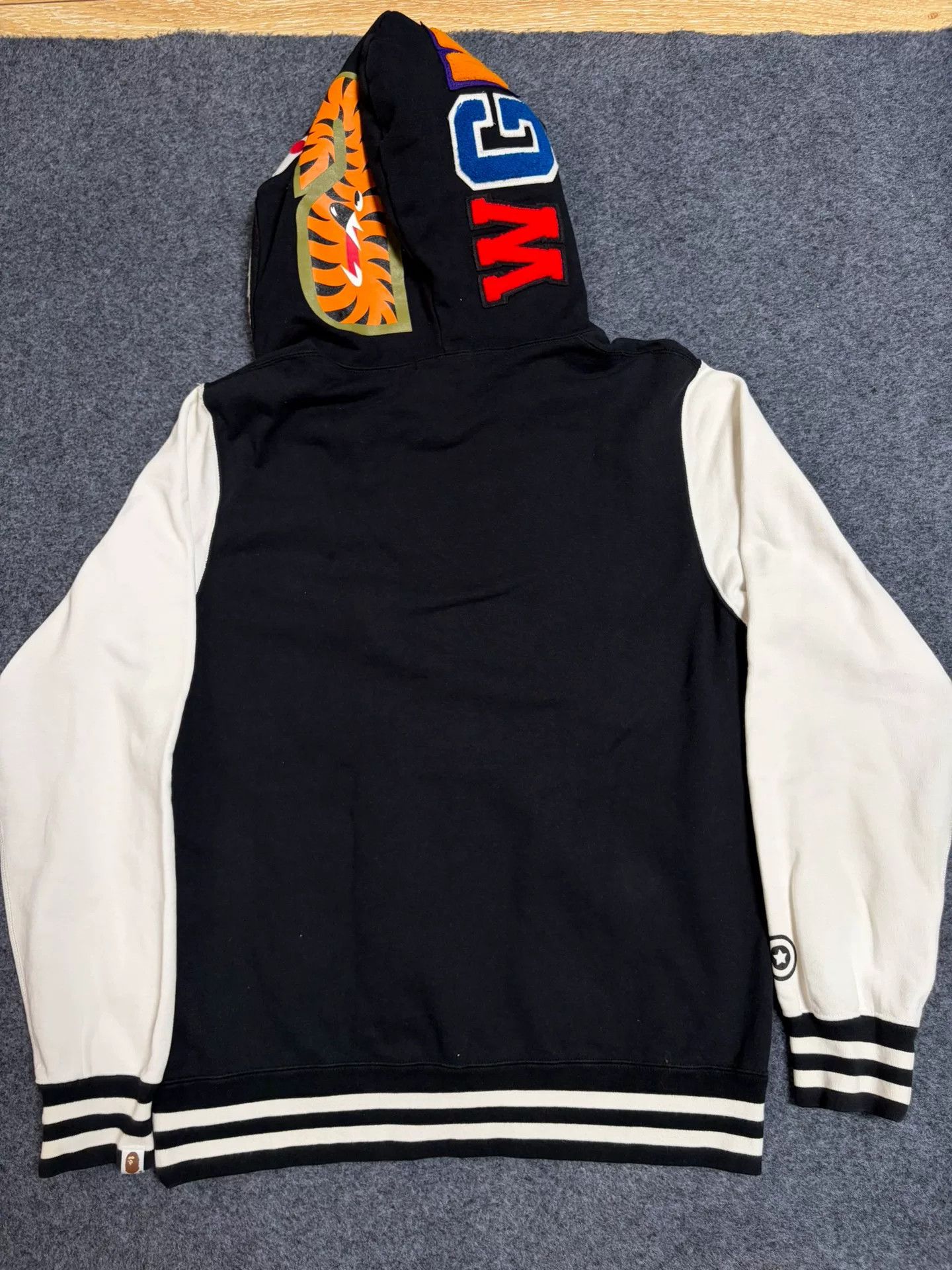 Bape Bape Black-white Shark Sweatshirt Size US XL / EU 56 / 4 - 2 Thumbnail