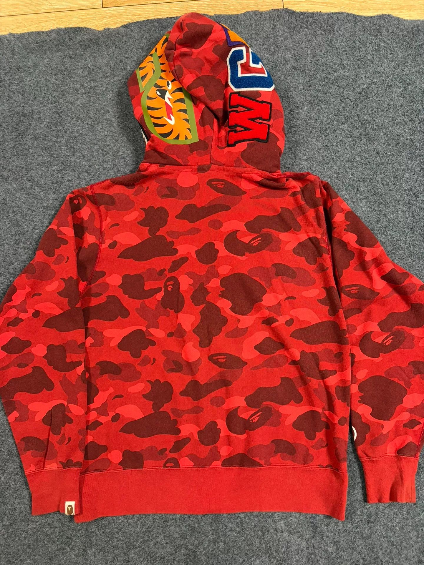 Bape Bape Multi Shark Sweatshirt Pullover Size US L / EU 52-54 / 3 - 2 Thumbnail