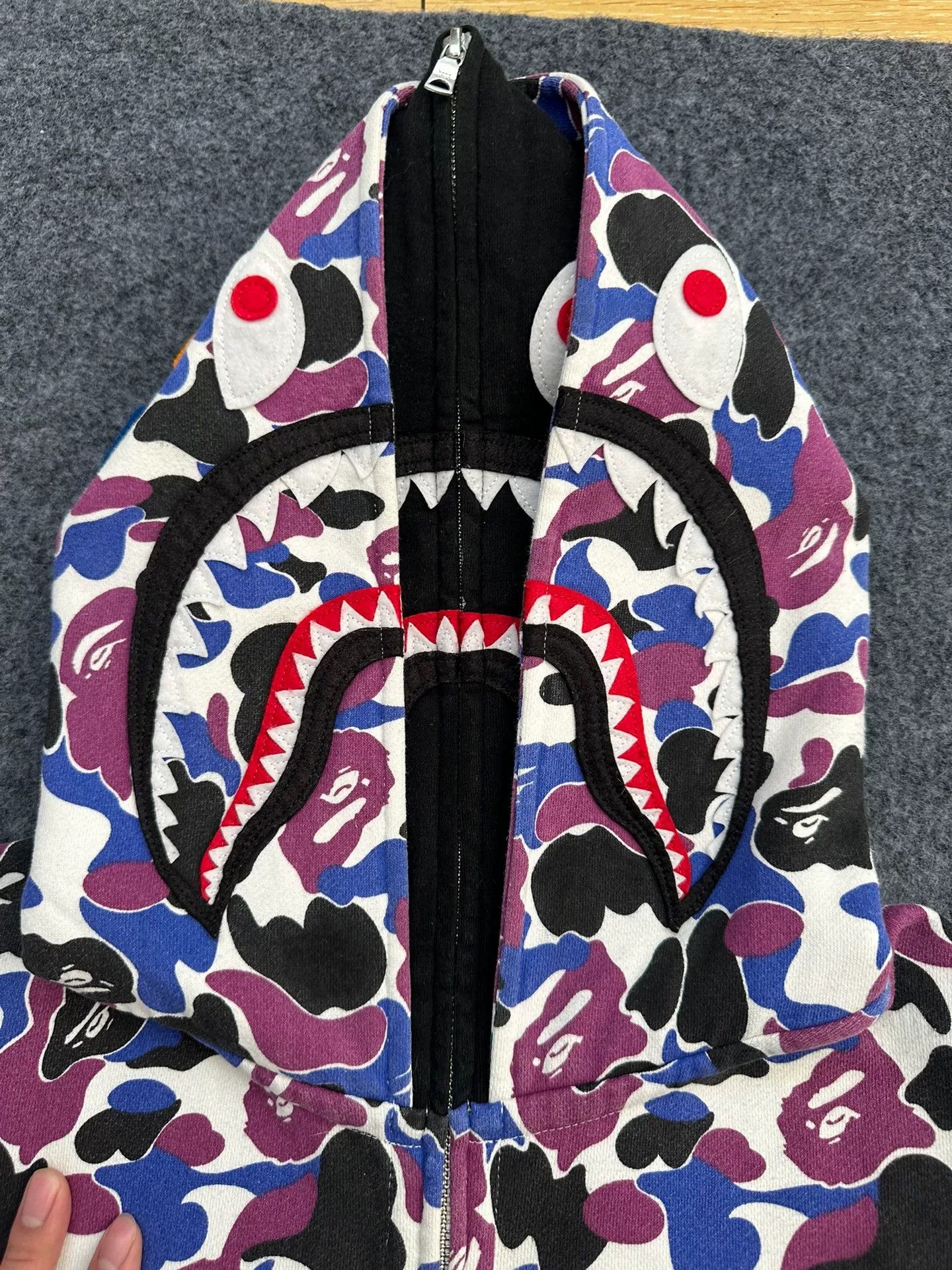 Bape Bape Multi Shark Sweatshirt Pullover Size US L / EU 52-54 / 3 - 3 Thumbnail
