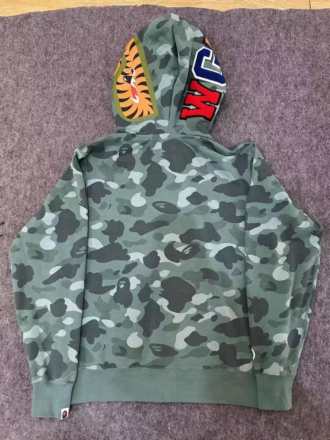 Bape Bape Multi Shark Sweatshirt Pullover Size US L / EU 52-54 / 3 - 3 Thumbnail