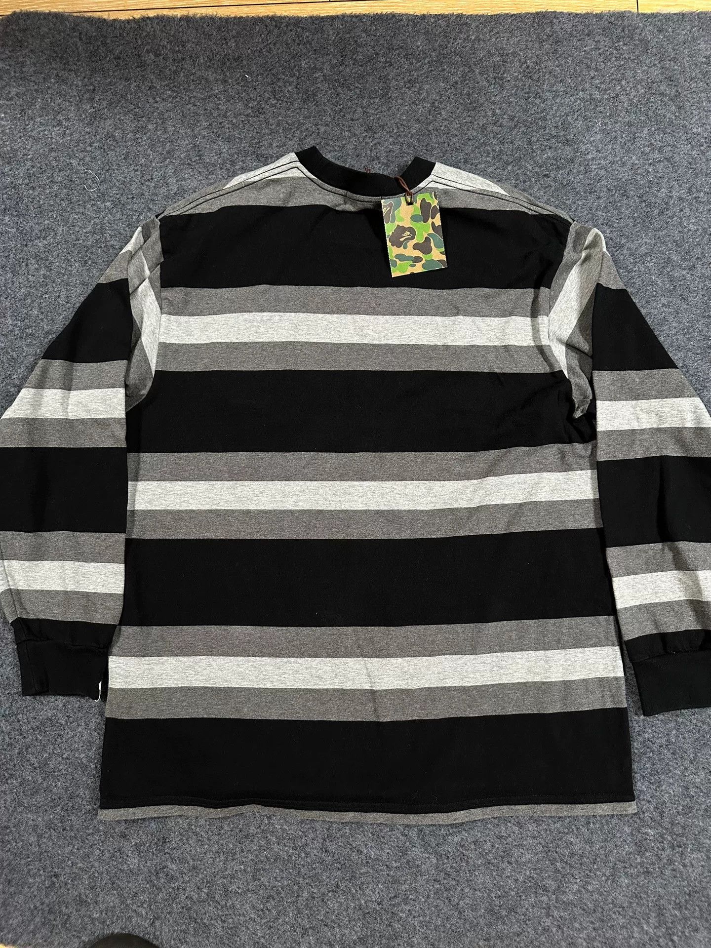Bape Bape T Multi Shark T-Shirt Casual Size US XL / EU 56 / 4 - 2 Thumbnail
