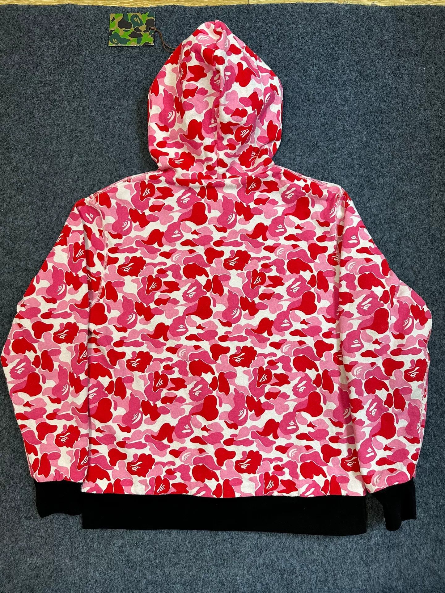 Bape Bape Multi Shark Sweatshirt Pullover Size US L / EU 52-54 / 3 - 4 Thumbnail