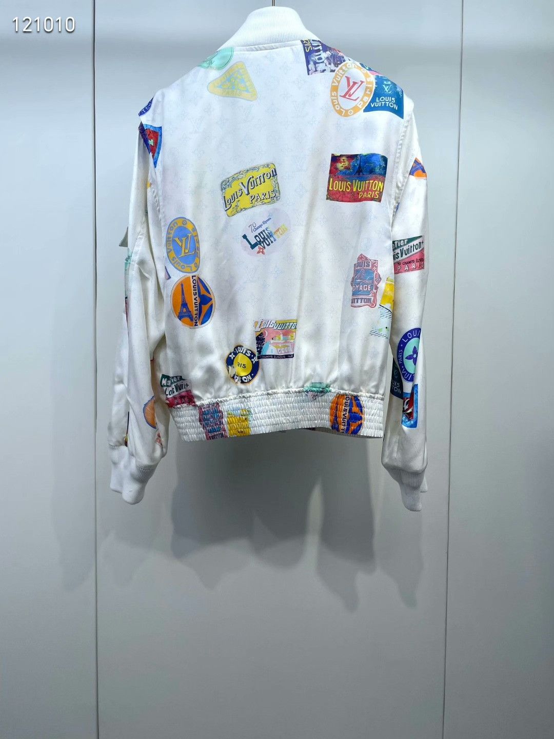 Louis Vuitton Louis Vuitton Flying Stamp Silk Jacket Size XXS / US 00 / IT 34 - 2 Thumbnail