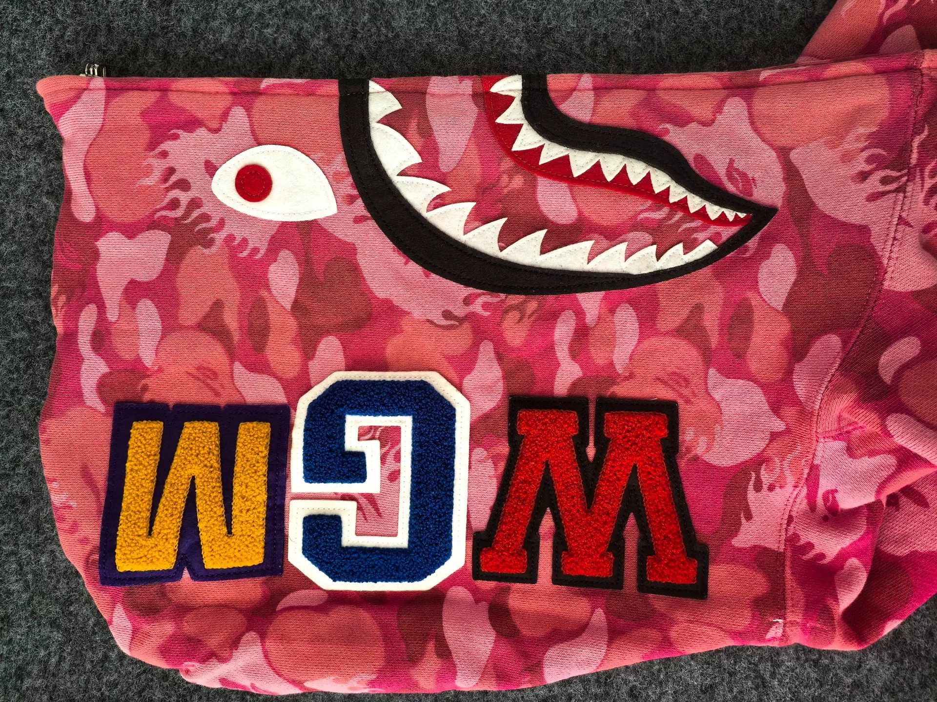 Bape Bape Multi Shark Sweatshirt Pullover Size US L / EU 52-54 / 3 - 4 Thumbnail