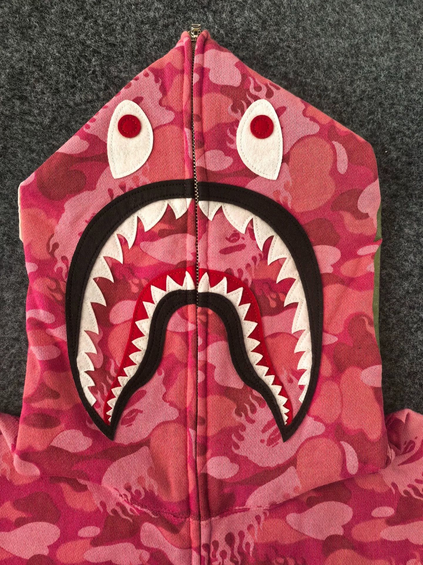 Bape Bape Multi Shark Sweatshirt Pullover Size US L / EU 52-54 / 3 - 8 Thumbnail