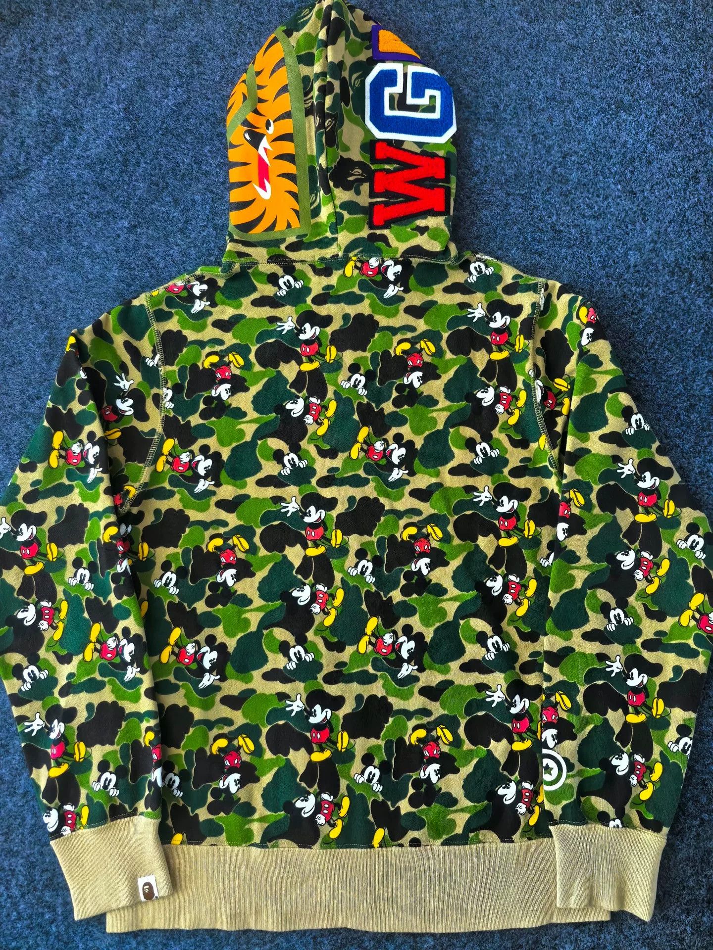 Bape Bape Multi Shark Sweatshirt Pullover Size US L / EU 52-54 / 3 - 8 Thumbnail