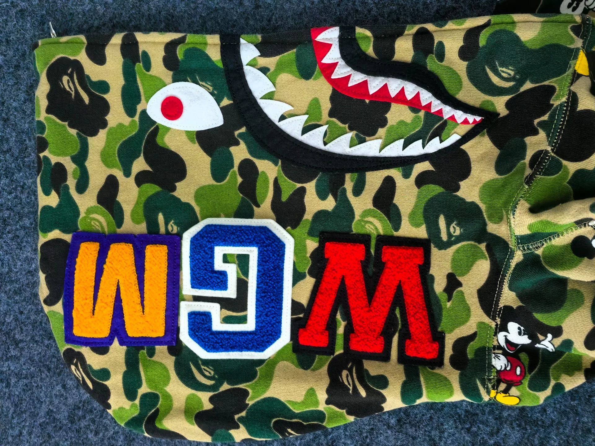 Bape Bape Multi Shark Sweatshirt Pullover Size US L / EU 52-54 / 3 - 7 Thumbnail