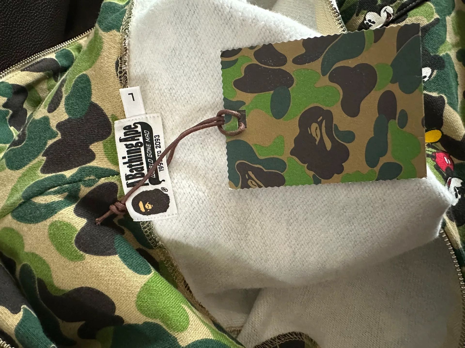 Bape Bape Multi Shark Sweatshirt Pullover Size US L / EU 52-54 / 3 - 9 Thumbnail