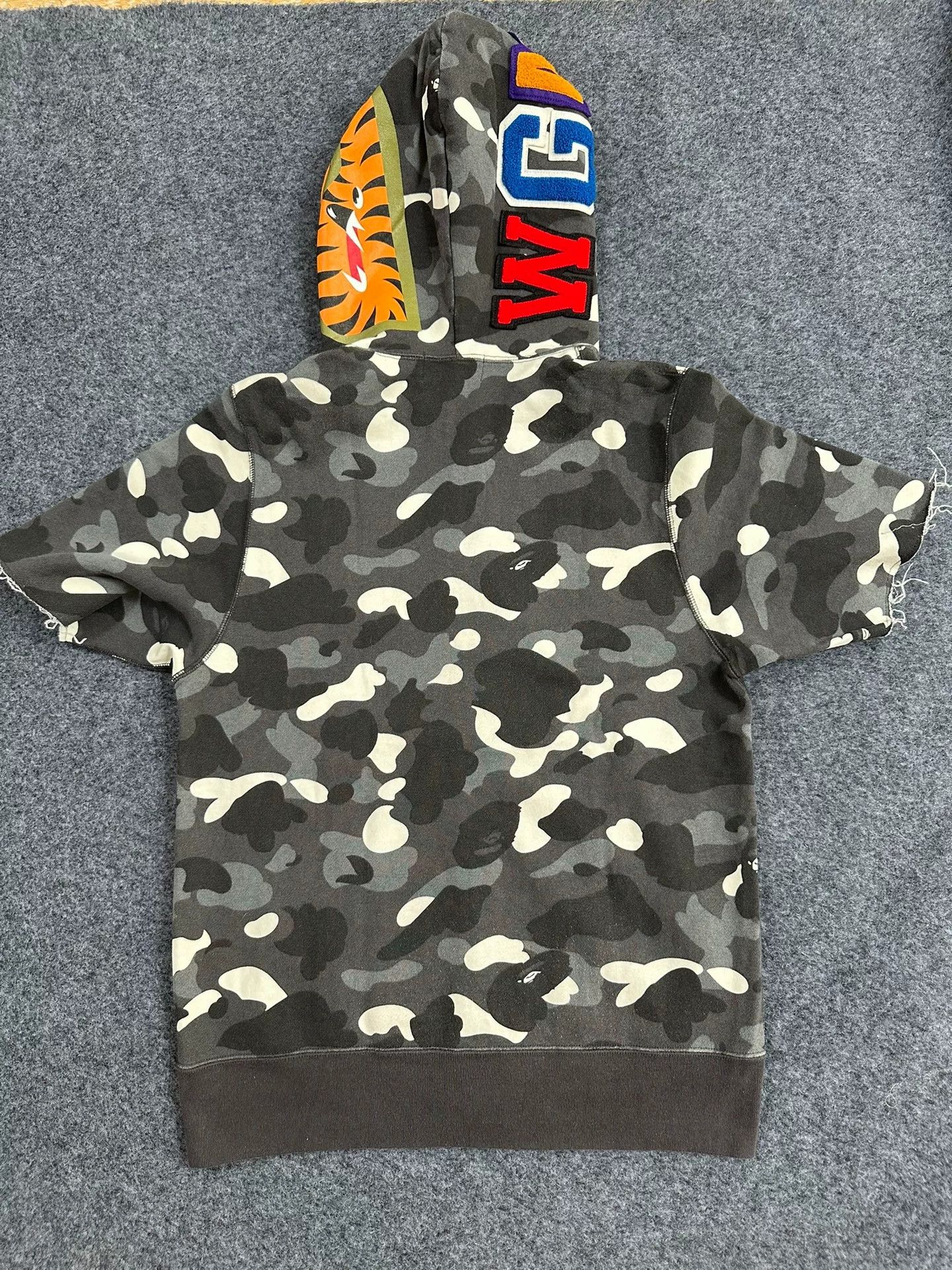 Bape Bape Multi Shark Sweatshirt Pullover Size US M / EU 48-50 / 2 - 2 Thumbnail