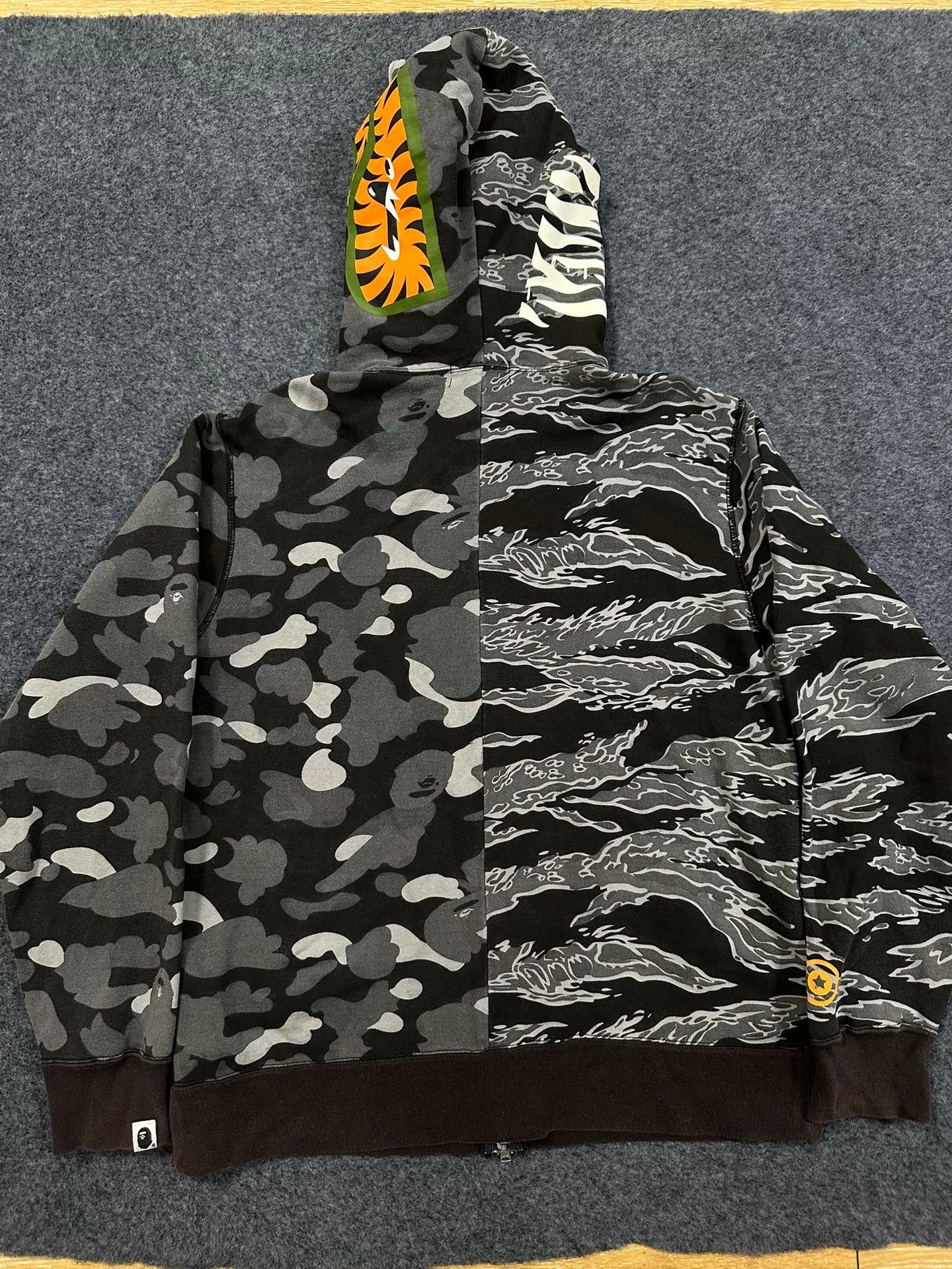 Bape Bape Und Multi Shark Sweatshirt Size US XL / EU 56 / 4 - 2 Thumbnail