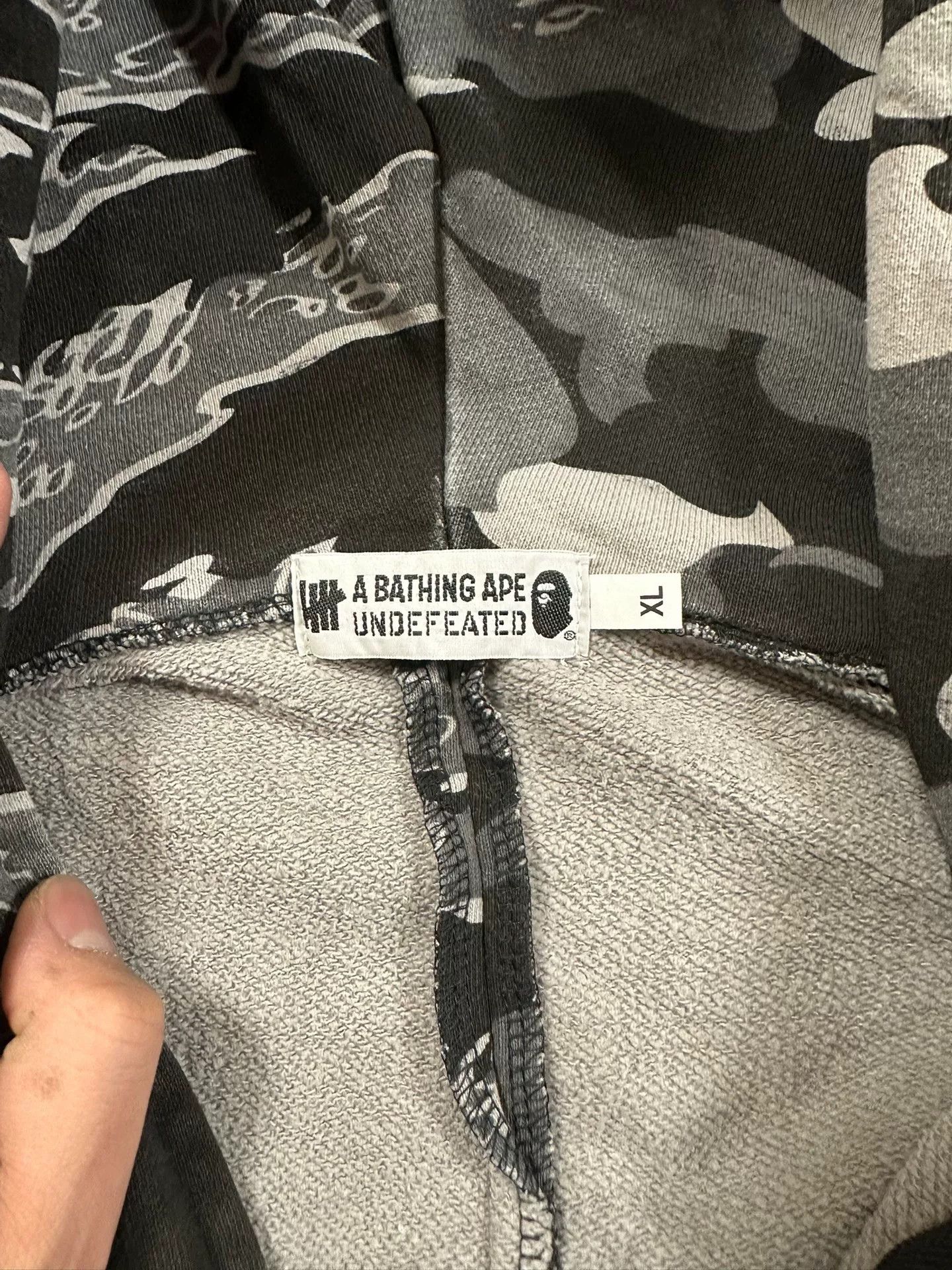 Bape Bape Und Multi Shark Sweatshirt Size US XL / EU 56 / 4 - 4 Thumbnail