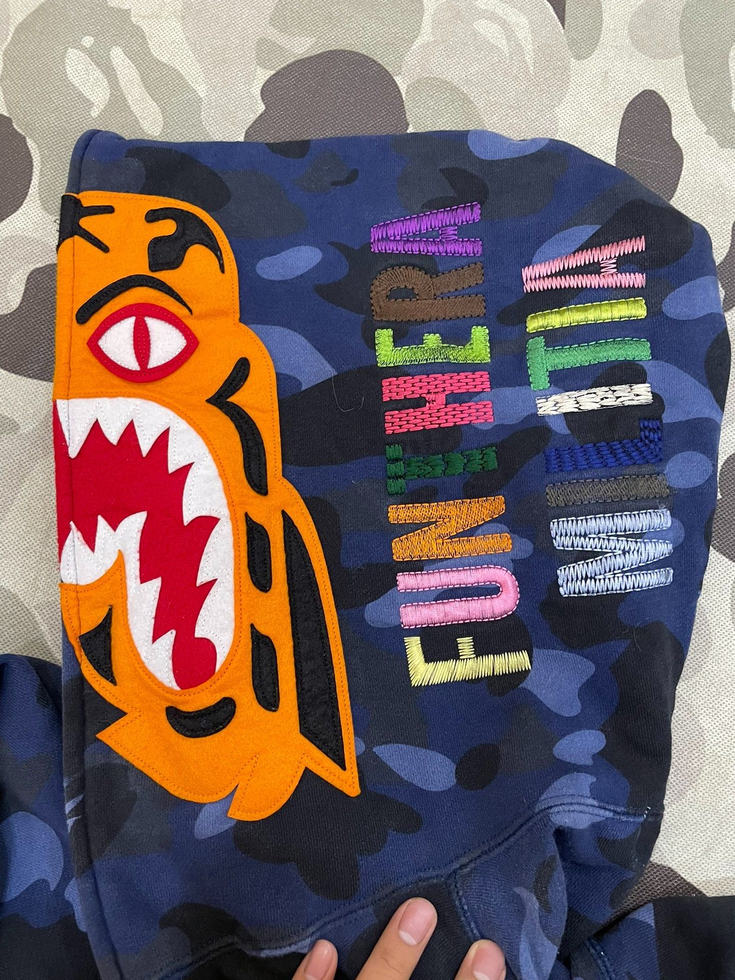 Bape Bape Multi Shark Sweatshirt Pullover Size US L / EU 52-54 / 3 - 4 Thumbnail