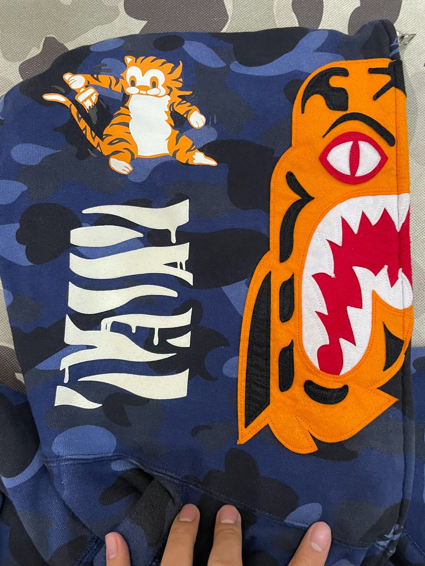 Bape Bape Multi Shark Sweatshirt Pullover Size US L / EU 52-54 / 3 - 3 Thumbnail
