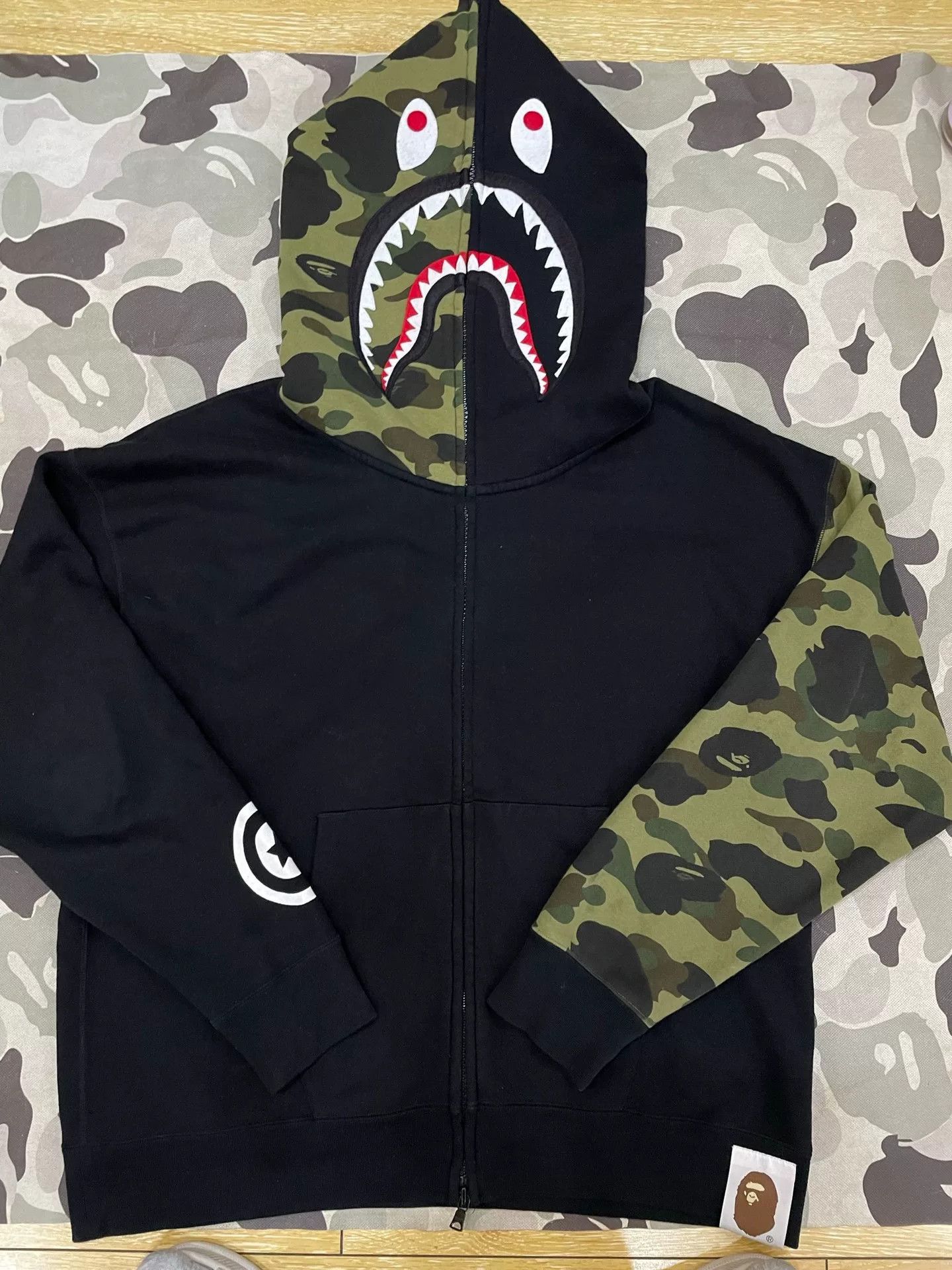 Bape Bape Multi Shark Sweatshirt Pullover Size US XL / EU 56 / 4 - 2 Thumbnail