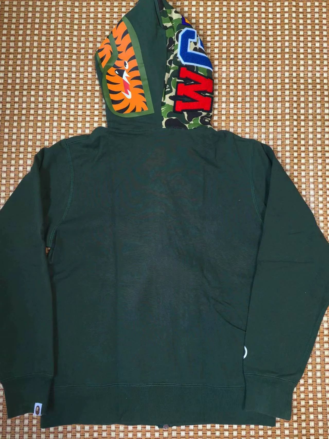 Bape Bape Multi Shark Sweatshirt Pullover Size US L / EU 52-54 / 3 - 2 Thumbnail