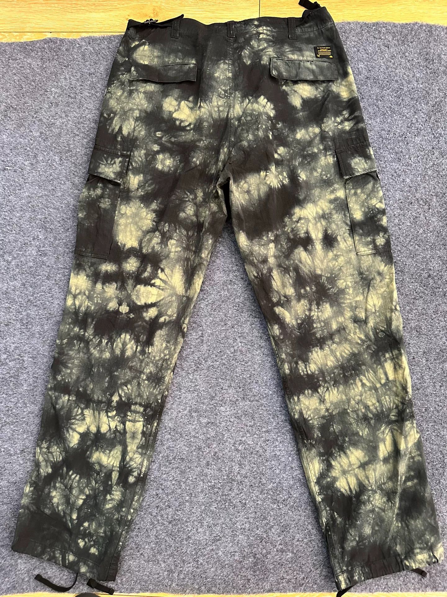 Bape Bape Multi Shark Pants Casual Designer Size US 36 / EU 52 - 2 Thumbnail