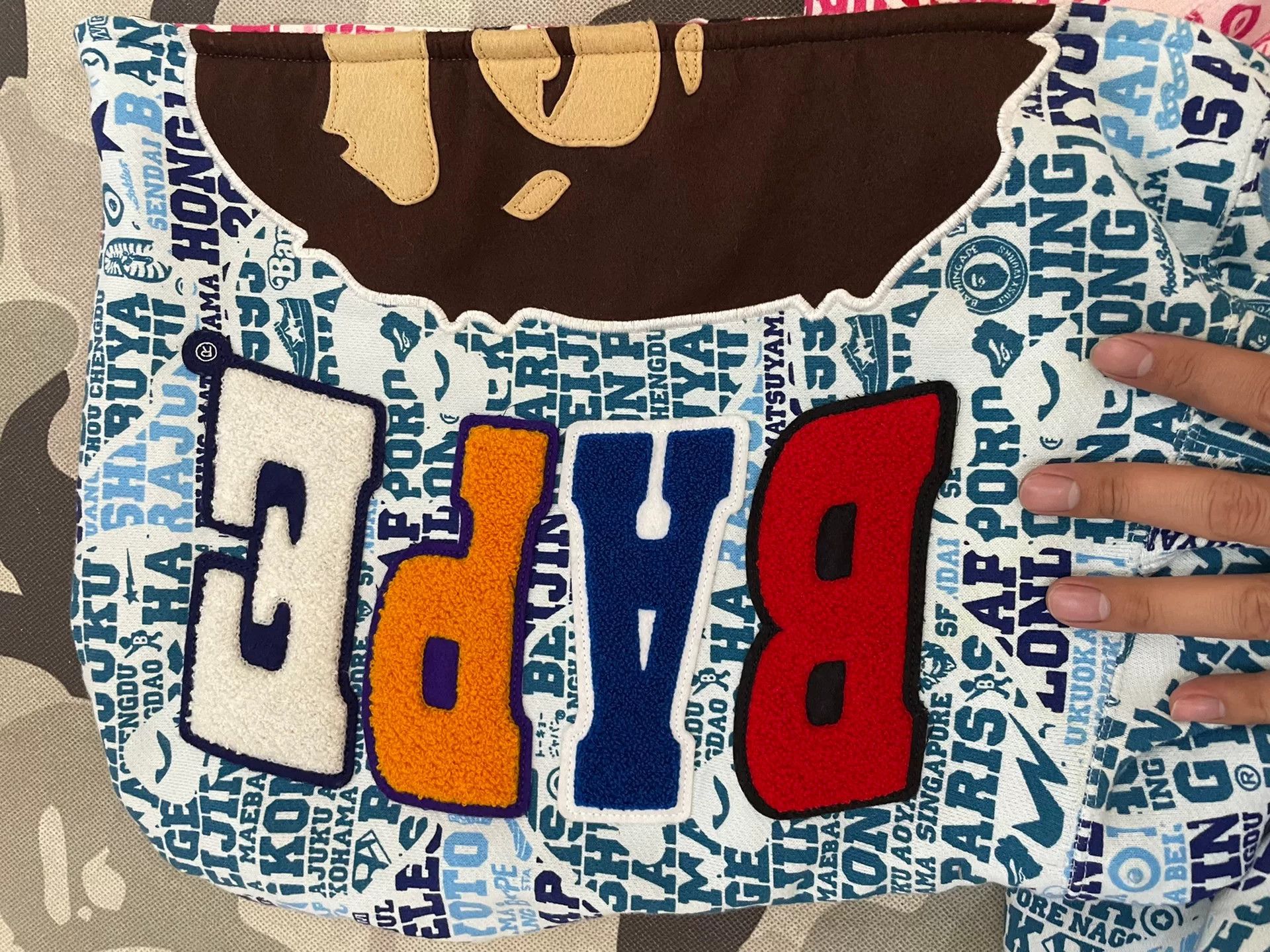 Bape Bape X Shark Sweatshirt Pullover Size US XXL / EU 58 / 5 - 3 Thumbnail