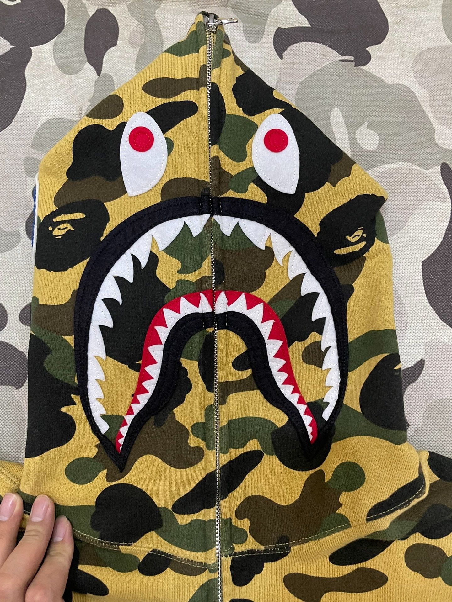 Bape Bape Yellow Shark Sweatshirt Pullover Size US L / EU 52-54 / 3 - 2 Thumbnail