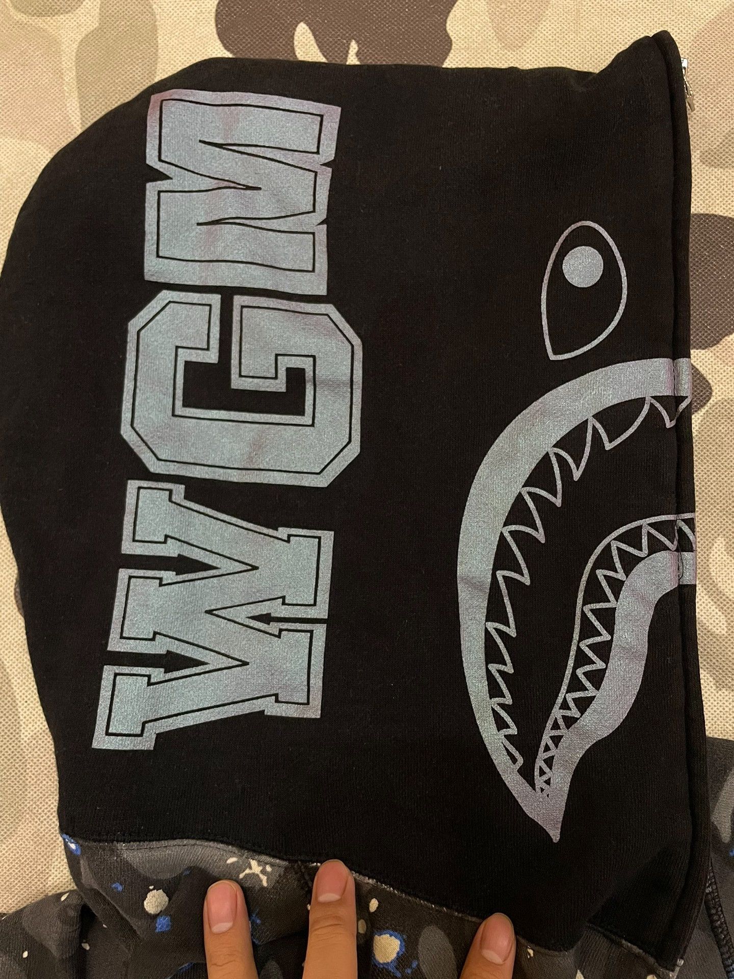 Bape Bape Multi Shark Sweatshirt Pullover Size US L / EU 52-54 / 3 - 3 Thumbnail