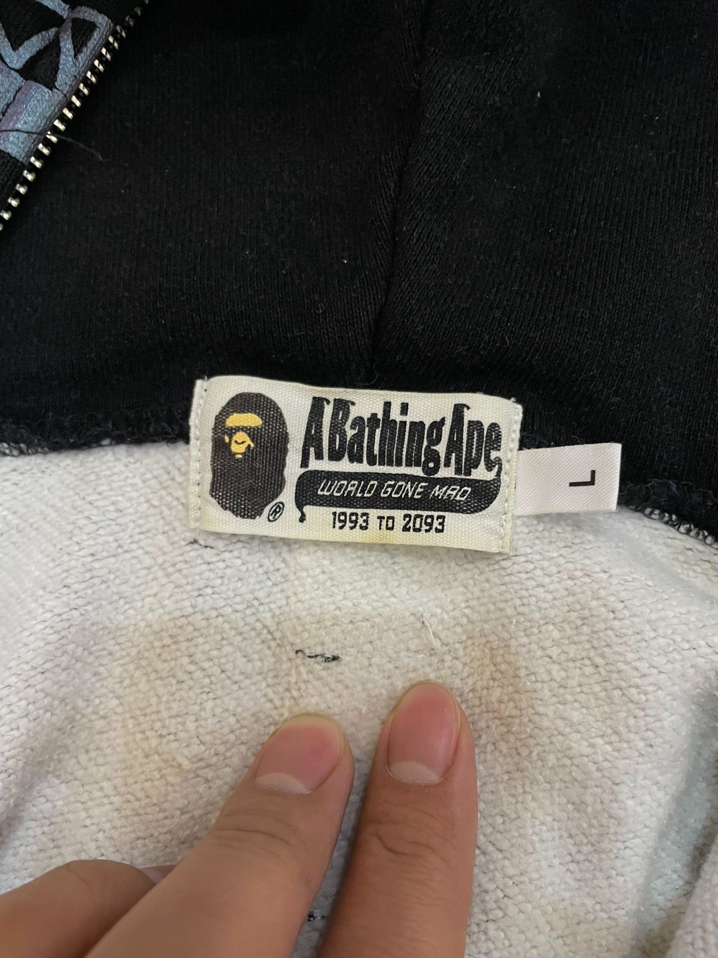 Bape Bape Multi Shark Sweatshirt Pullover Size US L / EU 52-54 / 3 - 5 Thumbnail
