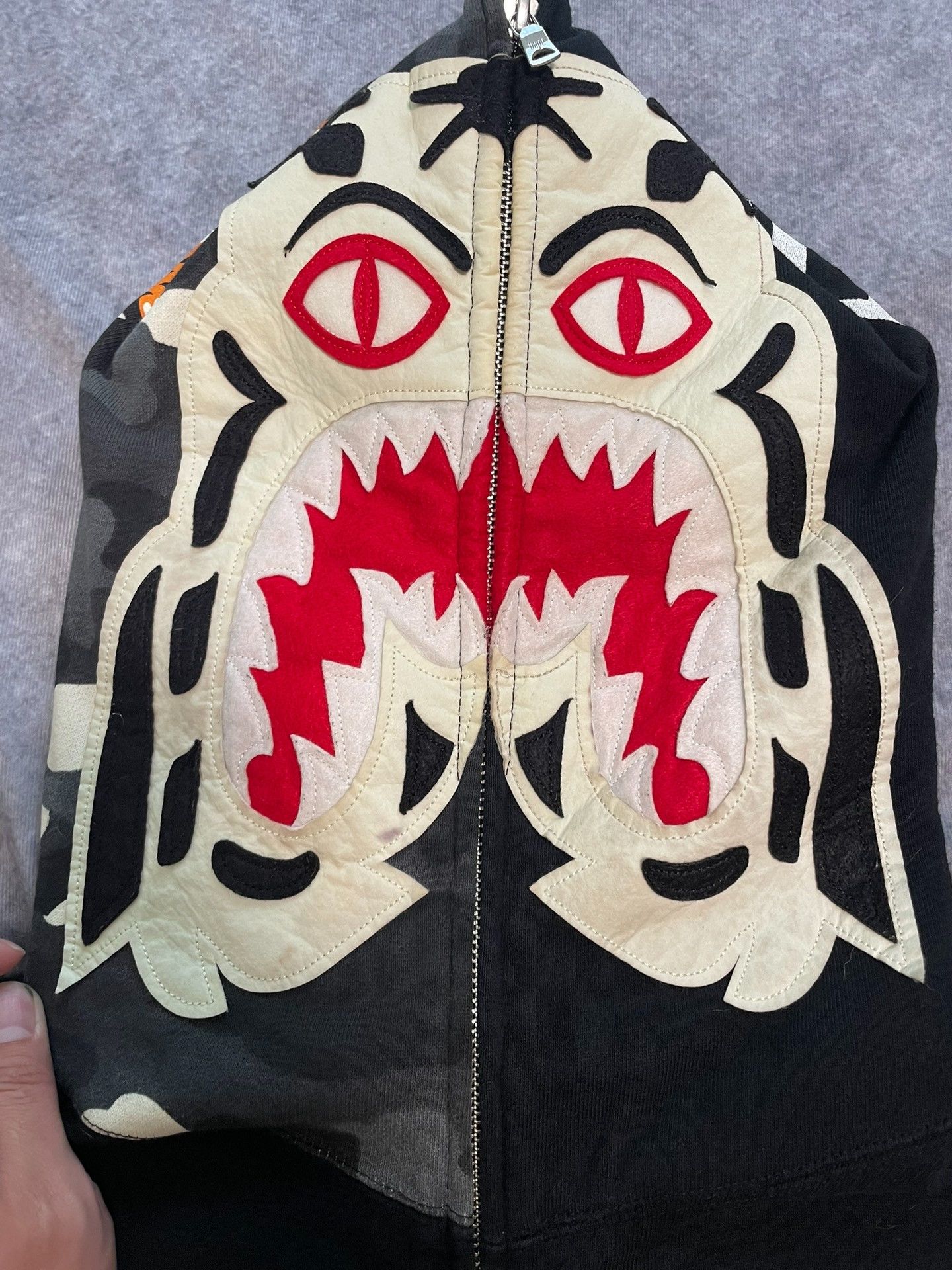 Bape Bape Multi Shark Sweatshirt Pullover Size US L / EU 52-54 / 3 - 3 Thumbnail