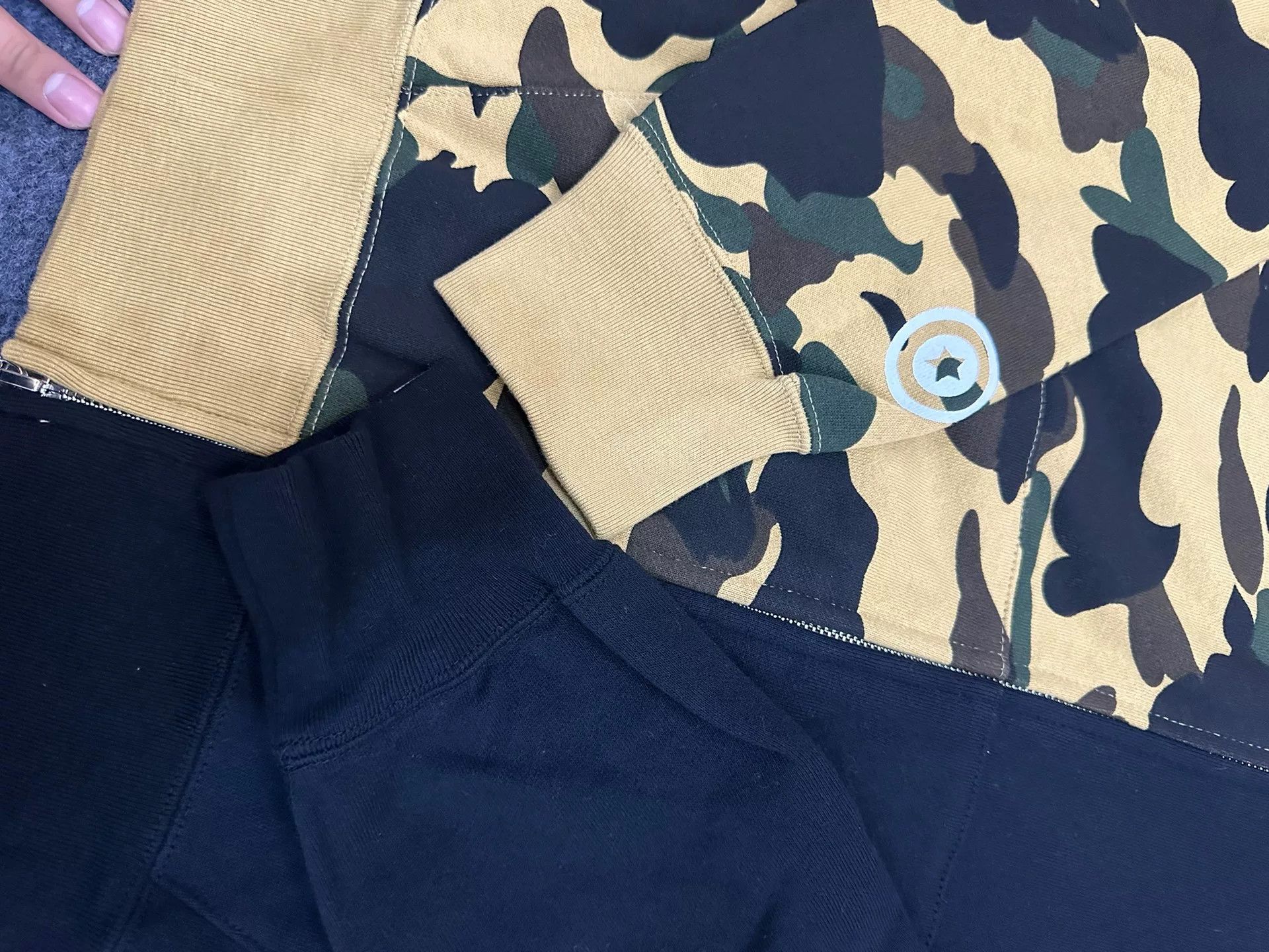 Bape Bape Multi Shark Sweatshirt Pullover Size US L / EU 52-54 / 3 - 4 Thumbnail