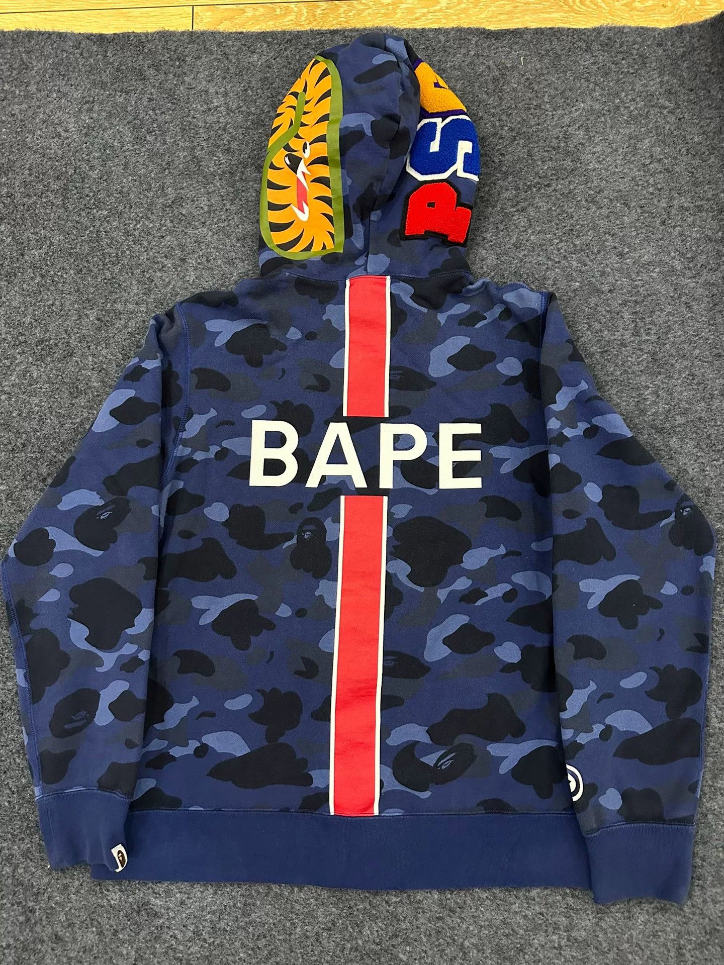 Bape Bape P G Multi Shark Sweatshirt Size US XL / EU 56 / 4 - 2 Thumbnail