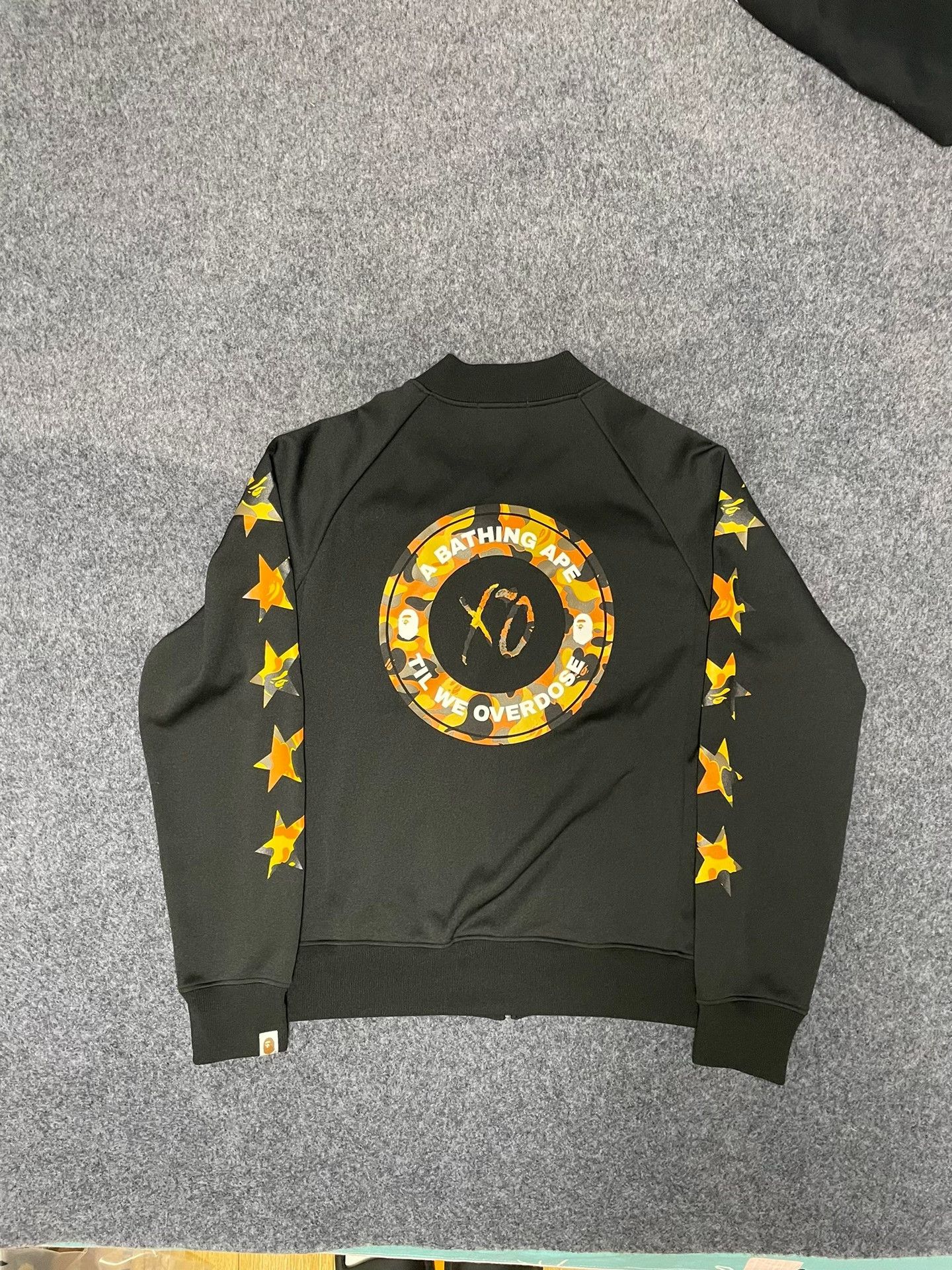 Bape Bape Xo Multi Shark Sweatshirt Size US L / EU 52-54 / 3 - 2 Thumbnail