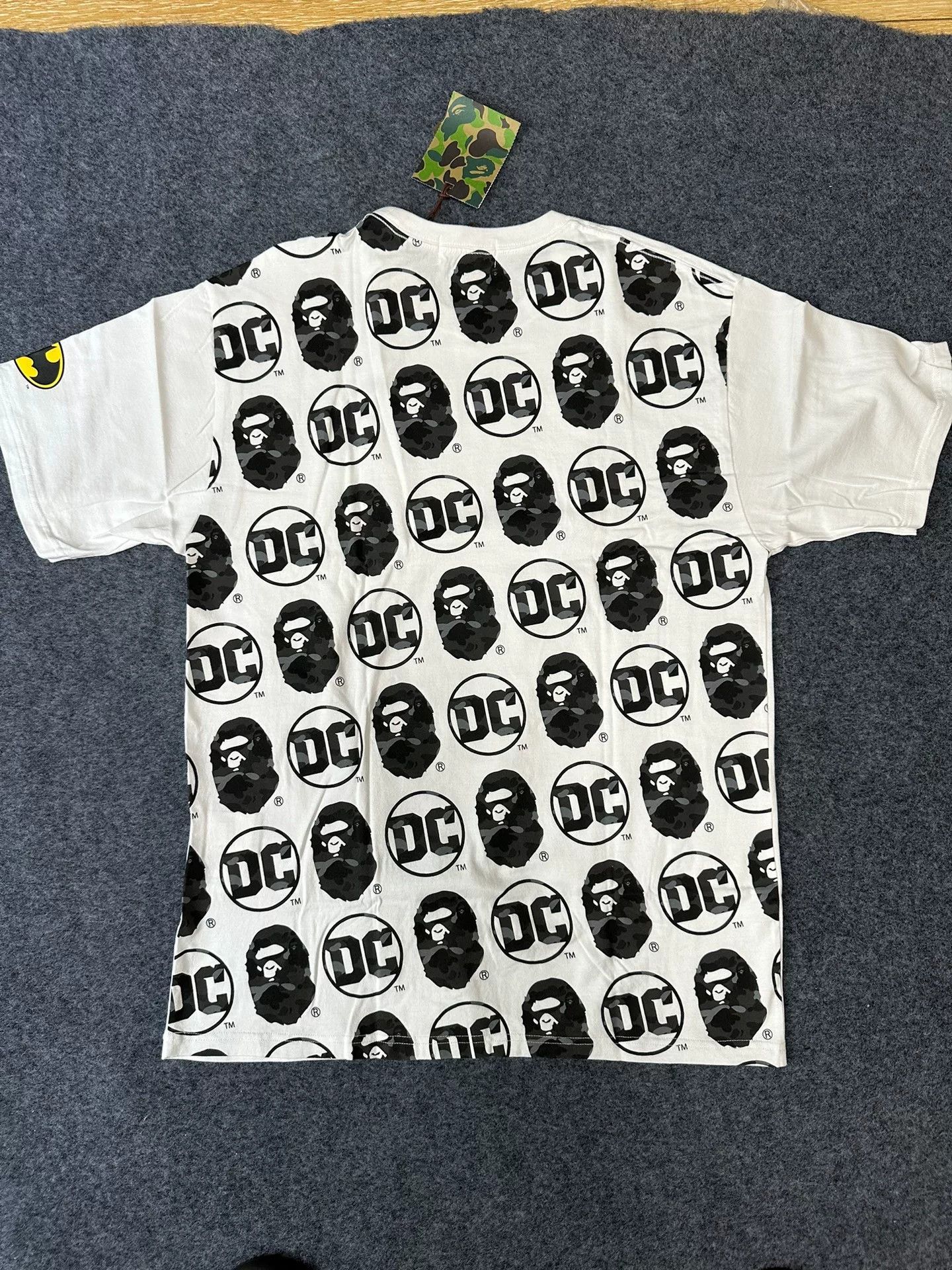 Bape Bape Dc Multi Shark T-Shirt Casual Size US XL / EU 56 / 4 - 2 Thumbnail