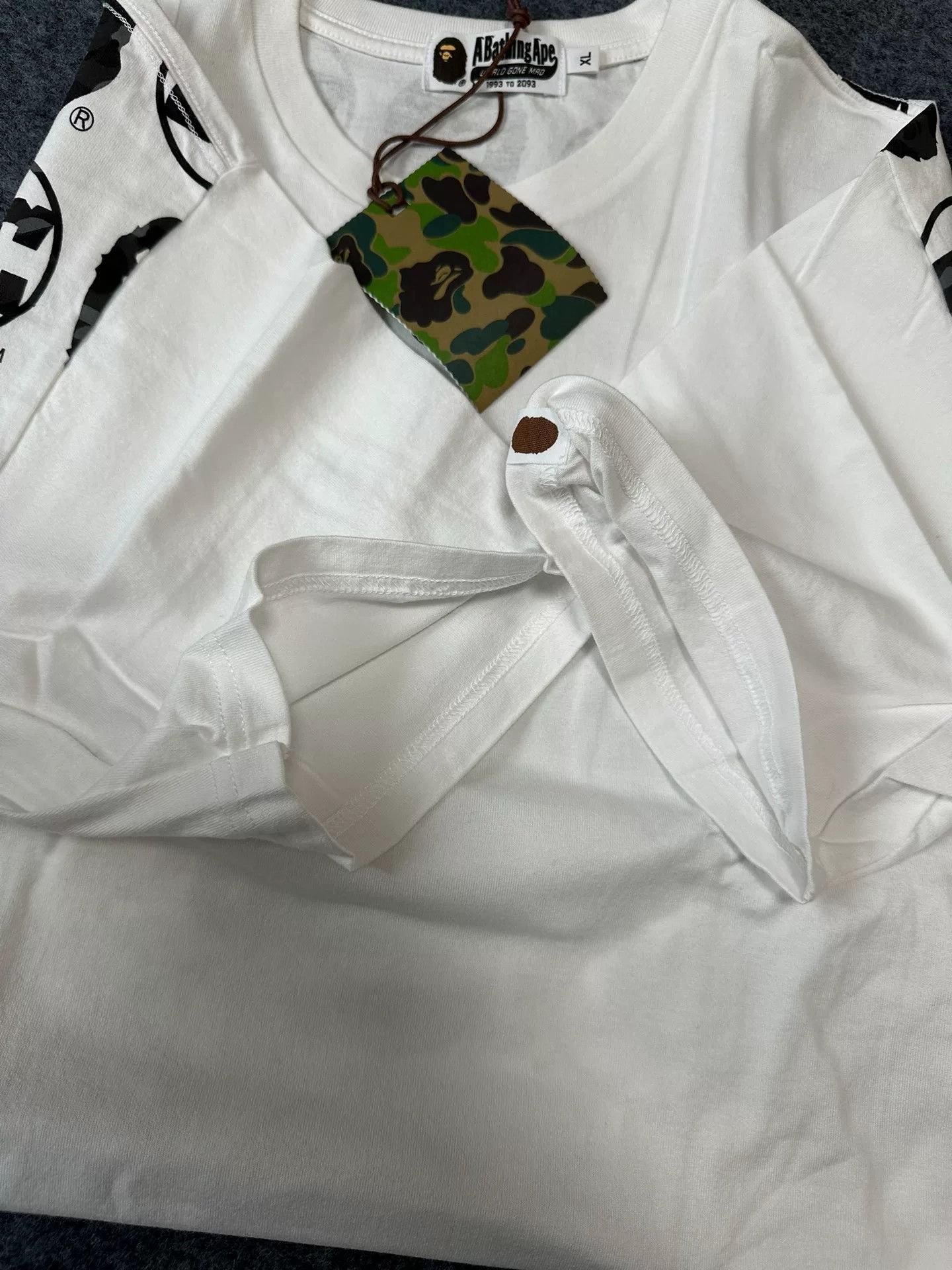 Bape Bape Dc Multi Shark T-Shirt Casual Size US XL / EU 56 / 4 - 4 Thumbnail