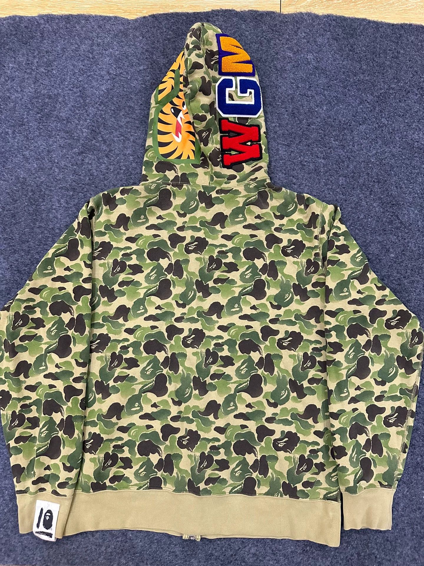 Bape Bape X Multi Shark Sweatshirt Pullover Size US XXL / EU 58 / 5 - 2 Thumbnail