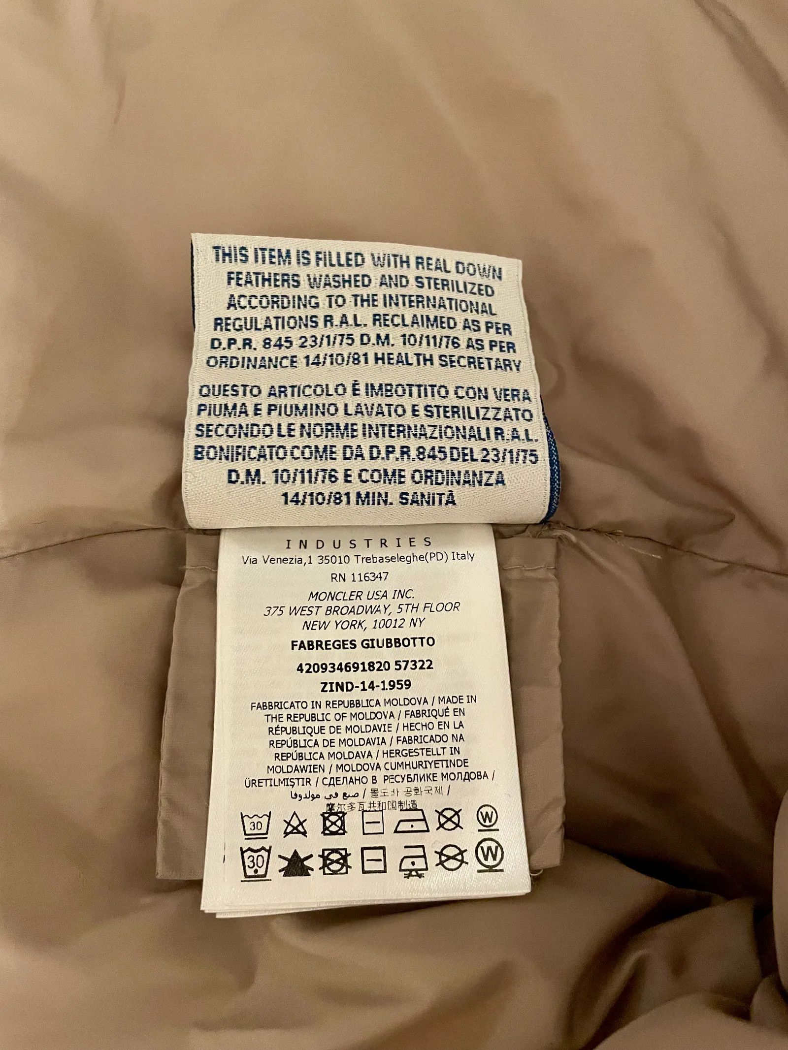 Moncler Moncler Down Jacket Size M / US 6-8 / IT 42-44 - 3 Thumbnail