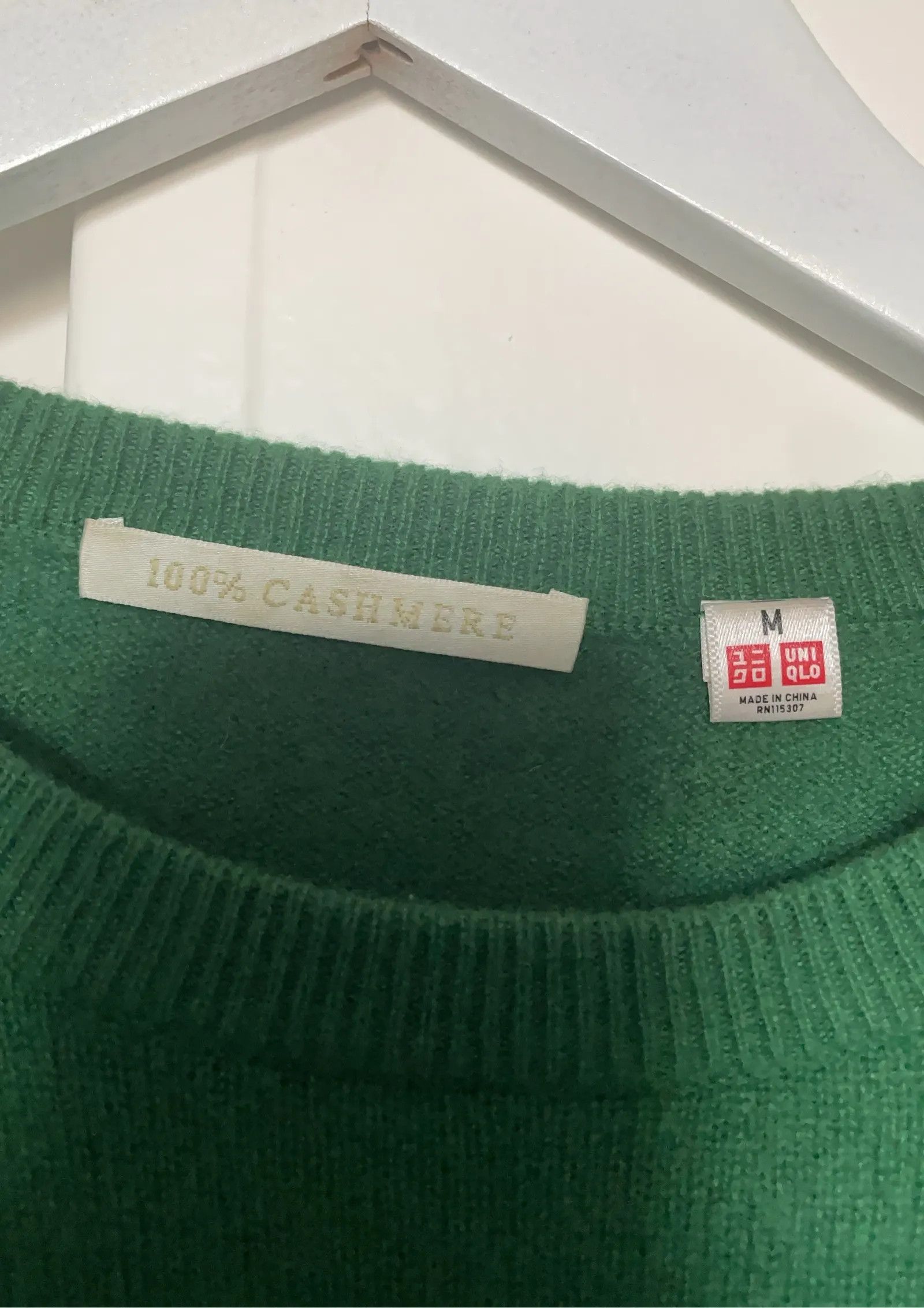 Uniqlo Uniqlo Sweater Size M / US 6-8 / IT 42-44 - 2 Thumbnail