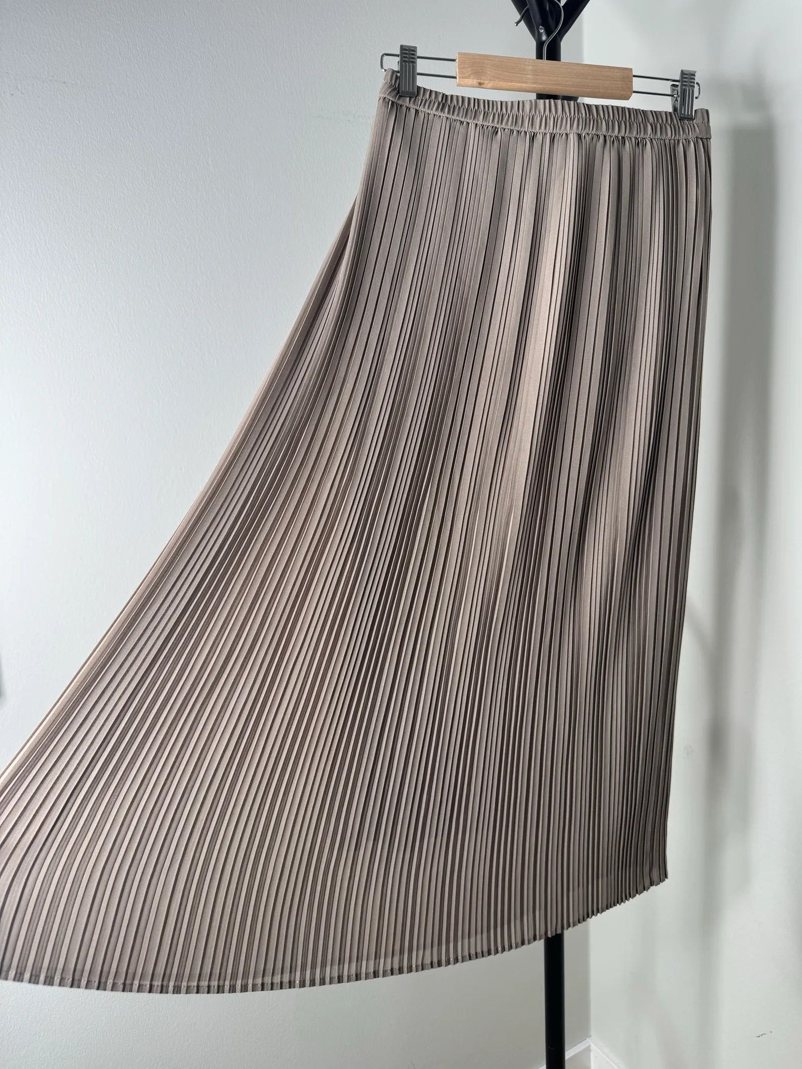 Uniqlo Uniqlo Skirt Size 30" / US 8 / IT 44 - 3 Thumbnail