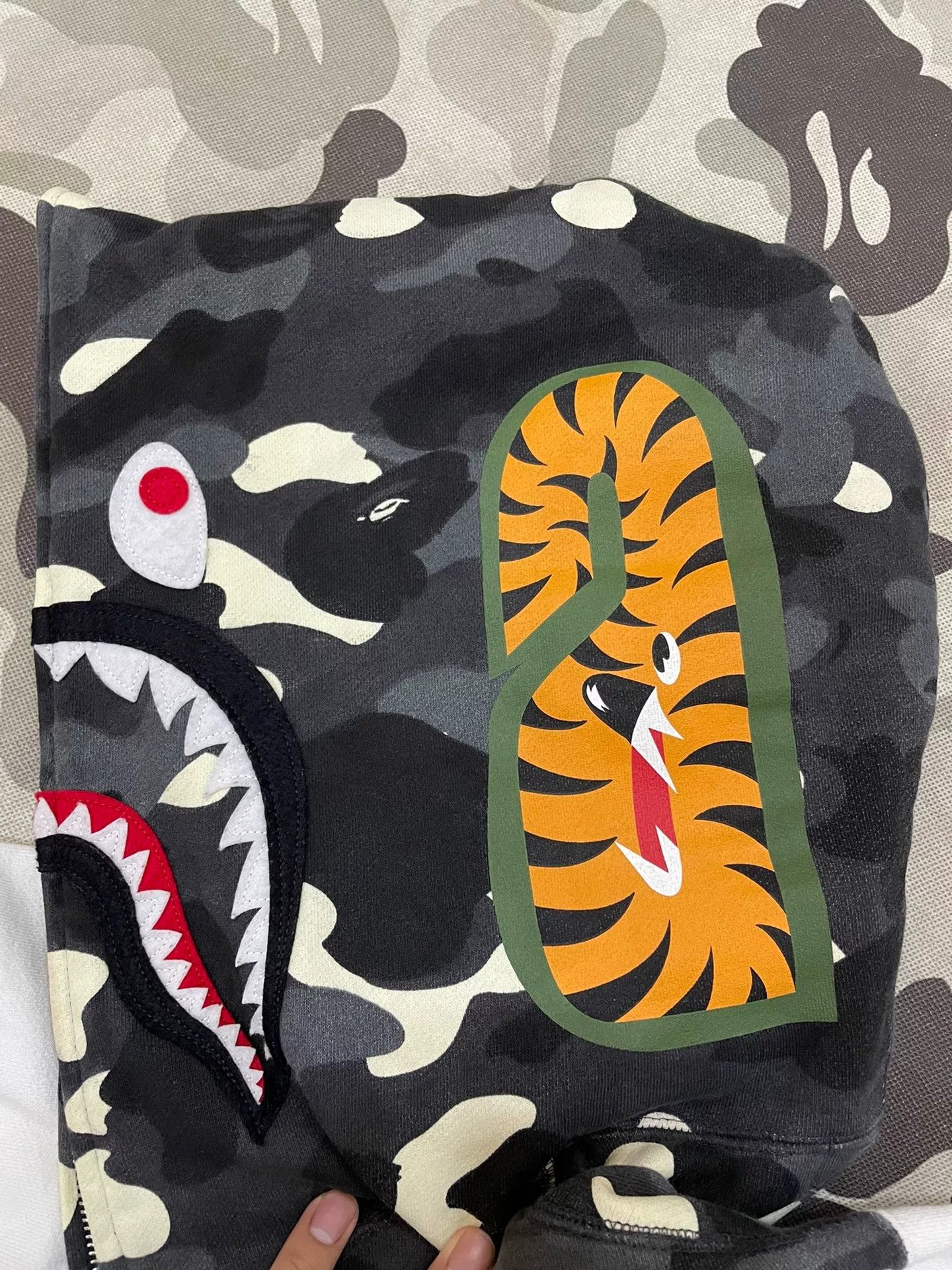 Bape Bape X Shark Sweatshirt Pullover Size US XXL / EU 58 / 5 - 4 Thumbnail