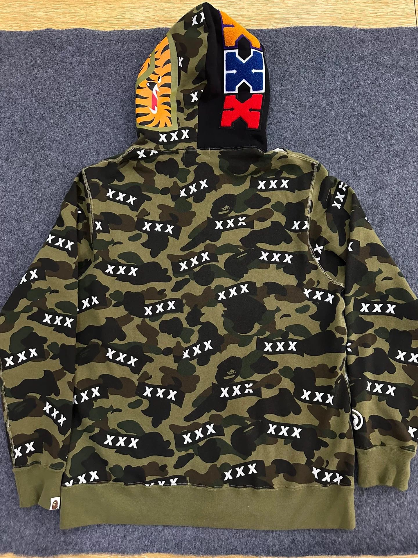 Bape Bape Xxx Multi Shark Sweatshirt Size US XXL / EU 58 / 5 - 2 Thumbnail