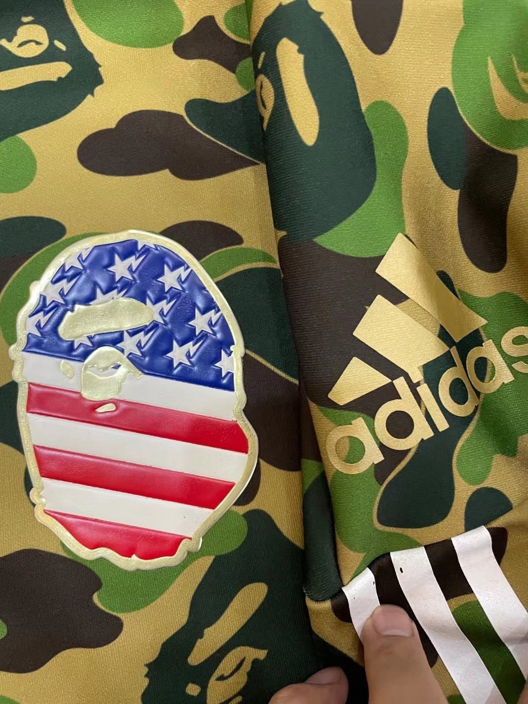 Adidas × Bape Bape Green Shark Sweatshirt Pullover Size US L / EU 52-54 / 3 - 4 Thumbnail