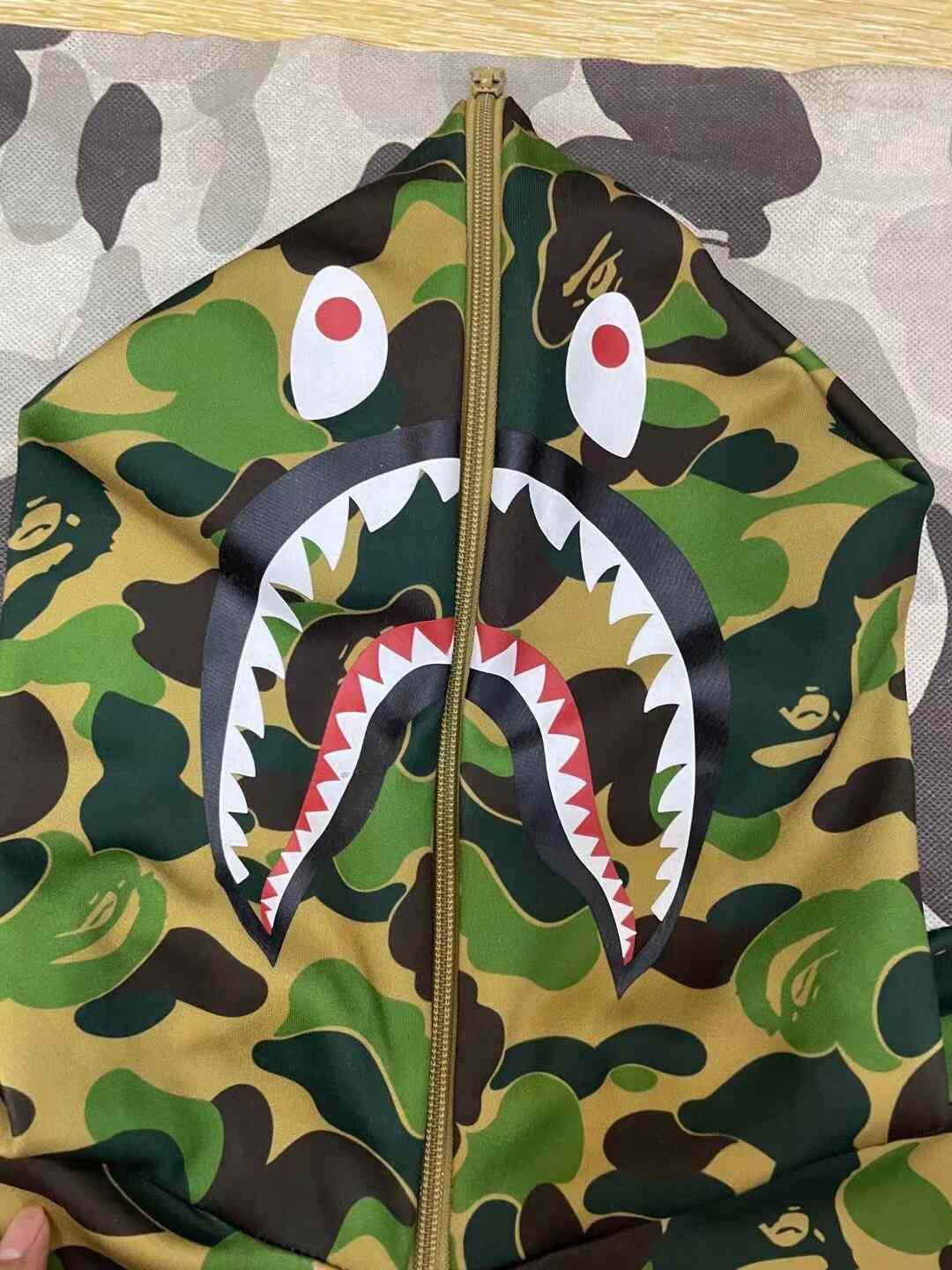 Adidas × Bape Bape Green Shark Sweatshirt Pullover Size US L / EU 52-54 / 3 - 2 Thumbnail