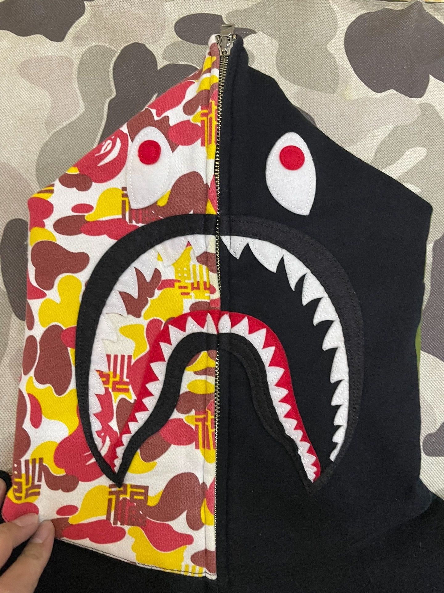 Bape Bape Shark Sweatshirt Pullover Size US L / EU 52-54 / 3 - 3 Thumbnail