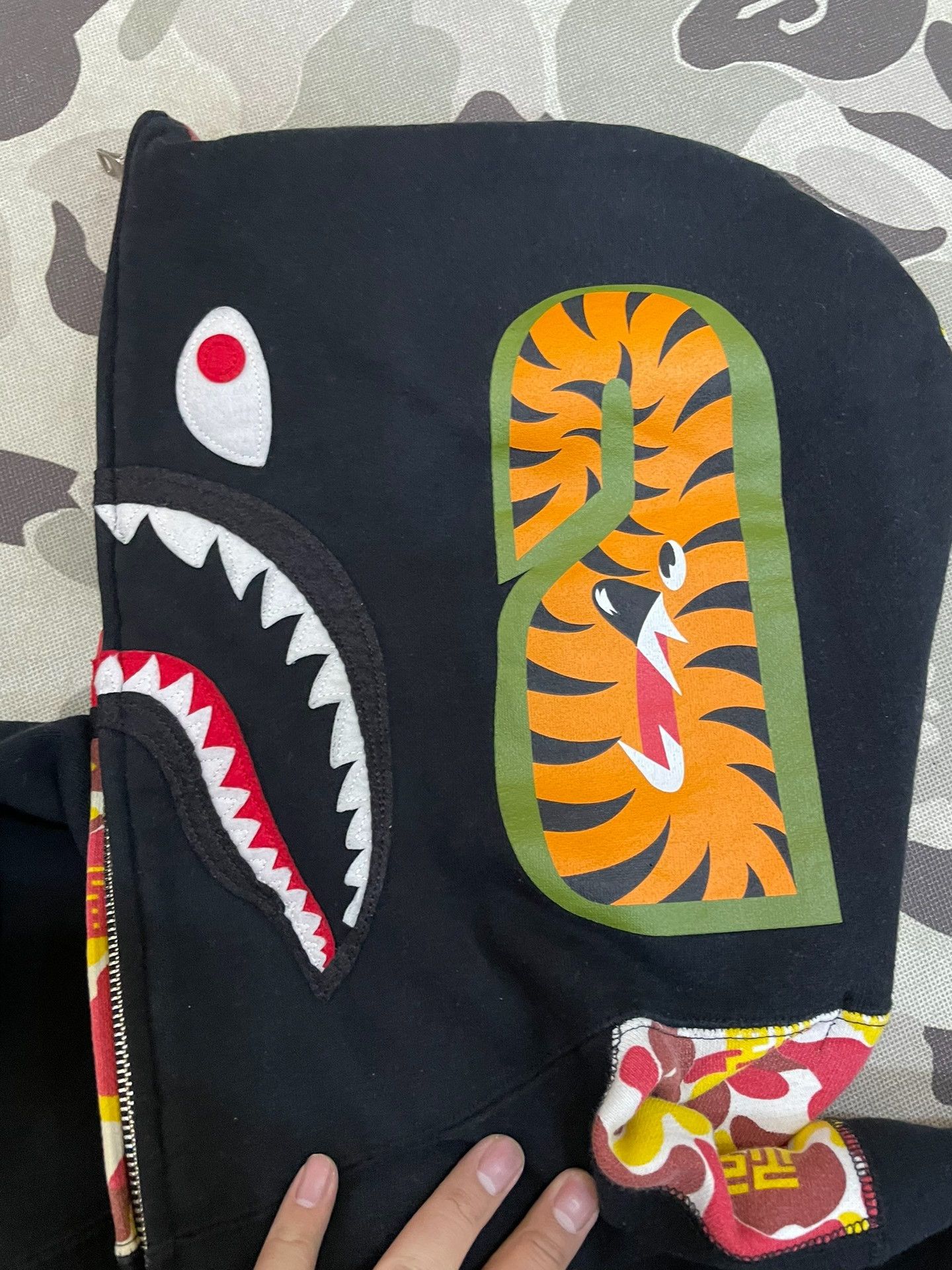 Bape Bape Shark Sweatshirt Pullover Size US L / EU 52-54 / 3 - 5 Thumbnail