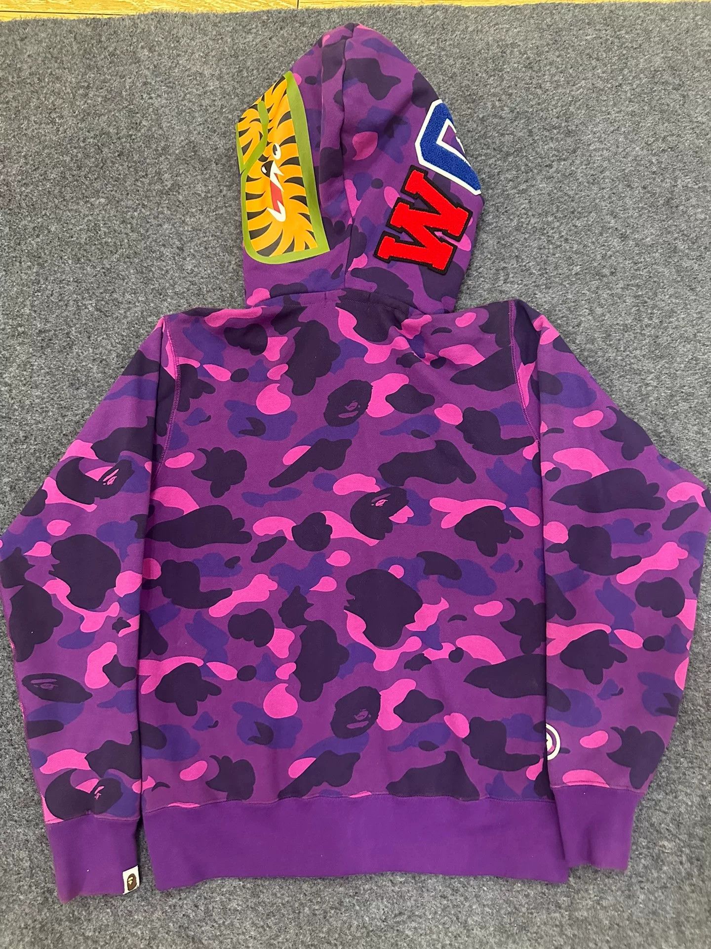 Bape Bape Multi Shark Sweatshirt Pullover Size US M / EU 48-50 / 2 - 2 Thumbnail