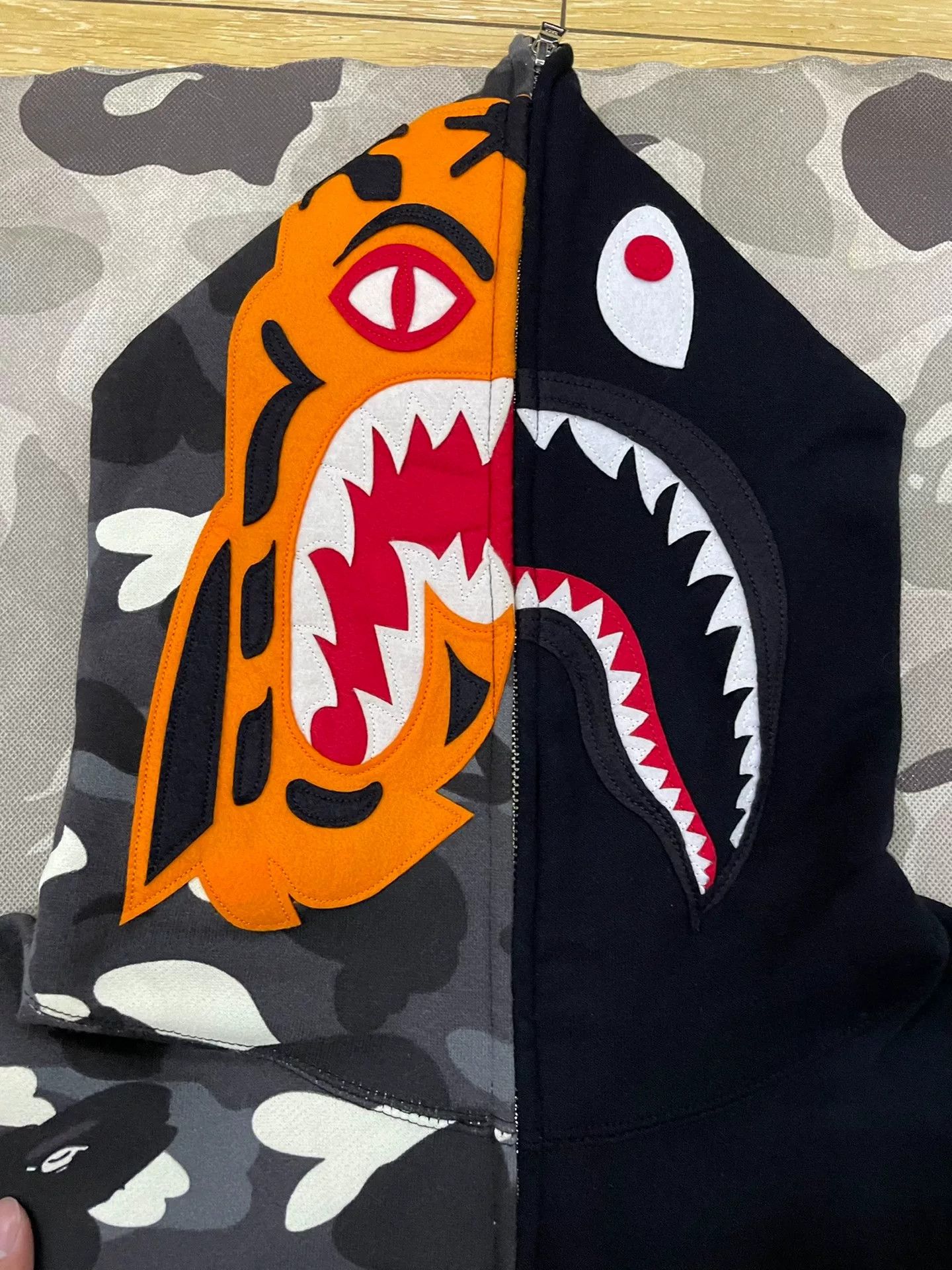 Bape Bape Shark Sweatshirt Pullover Size US XL / EU 56 / 4 - 2 Thumbnail